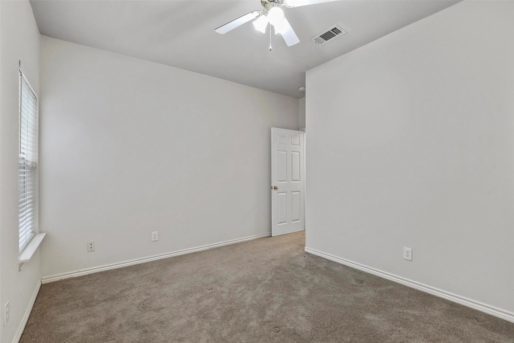 Single Family Residence For Rent in Collin County , 2810 Glenwick Court, Richardson, Texas 75082, 3 Bedroom, 3 Bathroom, 2 Garage spaces, 2,672 Sqft, built in 1997, mls#21358189, Real Estate Agent in Richardson, Homes For Rent in Collin county, Homes For Rent in Richardson, Realtor in Richardson Texas, Real Estate Brokerage Independent Realty Texas, Luminita Cordes Realtor