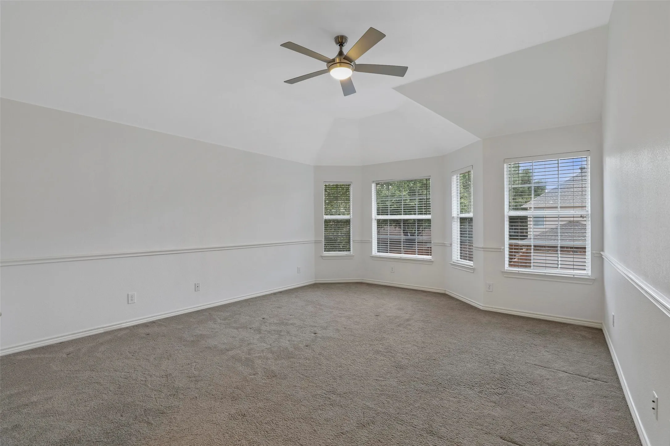 Single Family Residence For Rent in Collin County , 2810 Glenwick Court, Richardson, Texas 75082, 3 Bedroom, 3 Bathroom, 2 Garage spaces, 2,672 Sqft, built in 1997, mls#21358189, Real Estate Agent in Richardson, Homes For Rent in Collin county, Homes For Rent in Richardson, Realtor in Richardson Texas, Real Estate Brokerage Independent Realty Texas, Luminita Cordes Realtor