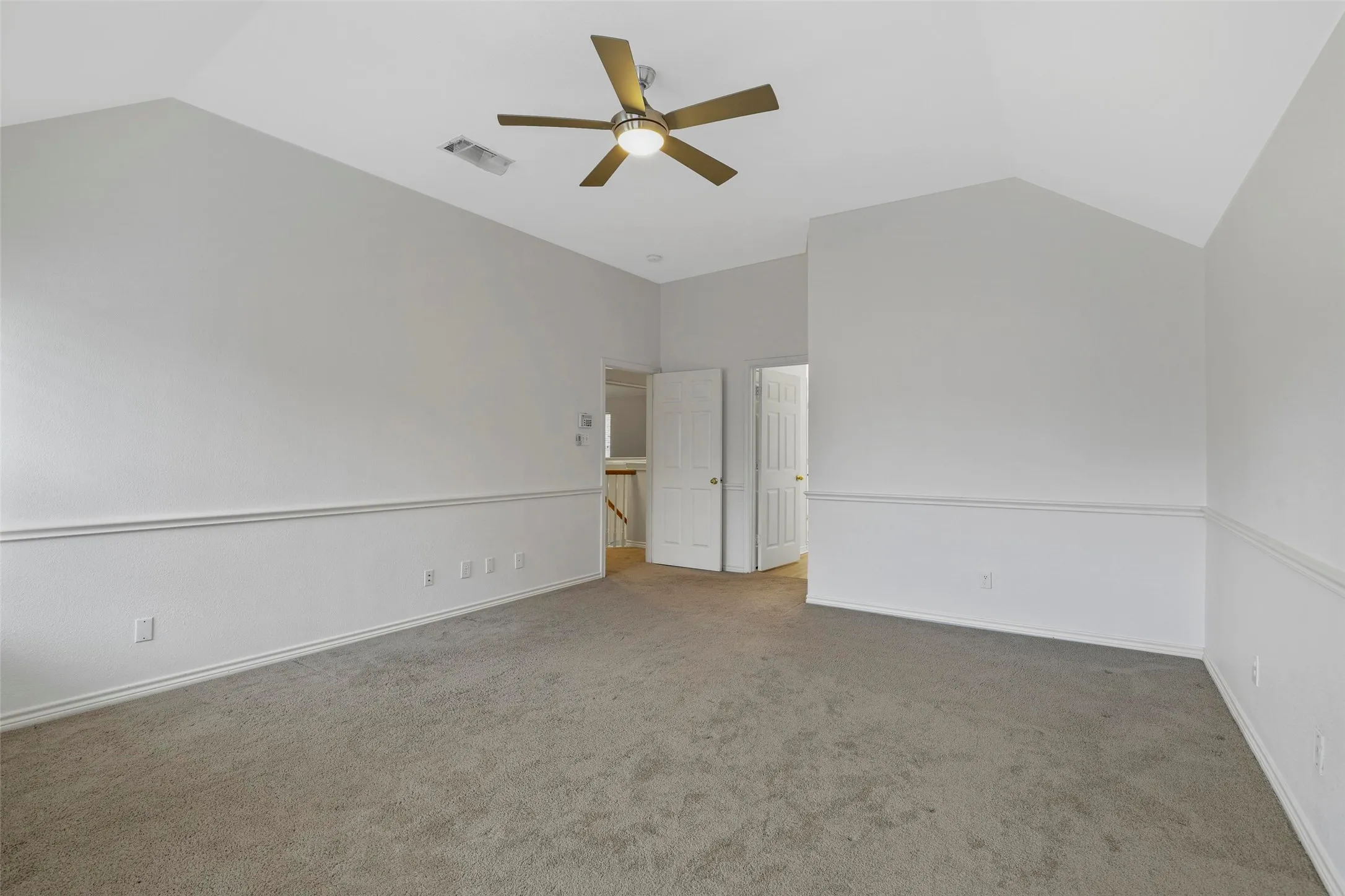Single Family Residence For Rent in Collin County , 2810 Glenwick Court, Richardson, Texas 75082, 3 Bedroom, 3 Bathroom, 2 Garage spaces, 2,672 Sqft, built in 1997, mls#21358189, Real Estate Agent in Richardson, Homes For Rent in Collin county, Homes For Rent in Richardson, Realtor in Richardson Texas, Real Estate Brokerage Independent Realty Texas, Luminita Cordes Realtor