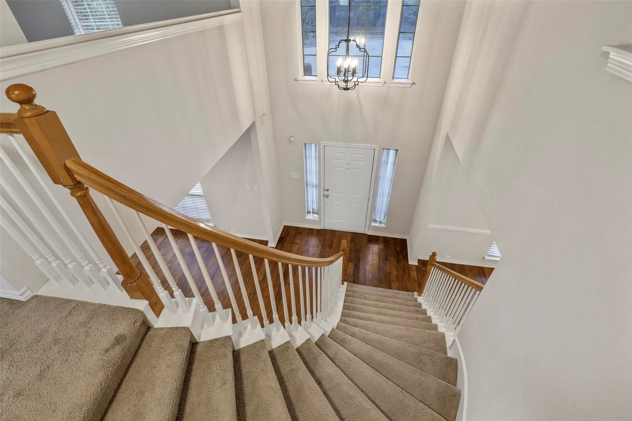 Single Family Residence For Rent in Collin County , 2810 Glenwick Court, Richardson, Texas 75082, 3 Bedroom, 3 Bathroom, 2 Garage spaces, 2,672 Sqft, built in 1997, mls#21358189, Real Estate Agent in Richardson, Homes For Rent in Collin county, Homes For Rent in Richardson, Realtor in Richardson Texas, Real Estate Brokerage Independent Realty Texas, Luminita Cordes Realtor