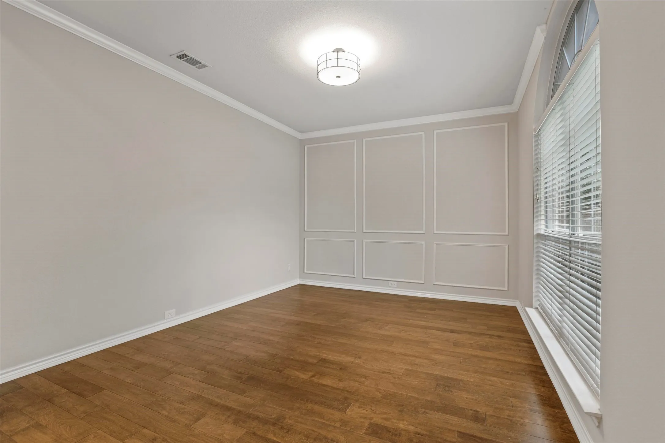 Single Family Residence For Rent in Collin County , 2810 Glenwick Court, Richardson, Texas 75082, 3 Bedroom, 3 Bathroom, 2 Garage spaces, 2,672 Sqft, built in 1997, mls#21358189, Real Estate Agent in Richardson, Homes For Rent in Collin county, Homes For Rent in Richardson, Realtor in Richardson Texas, Real Estate Brokerage Independent Realty Texas, Luminita Cordes Realtor