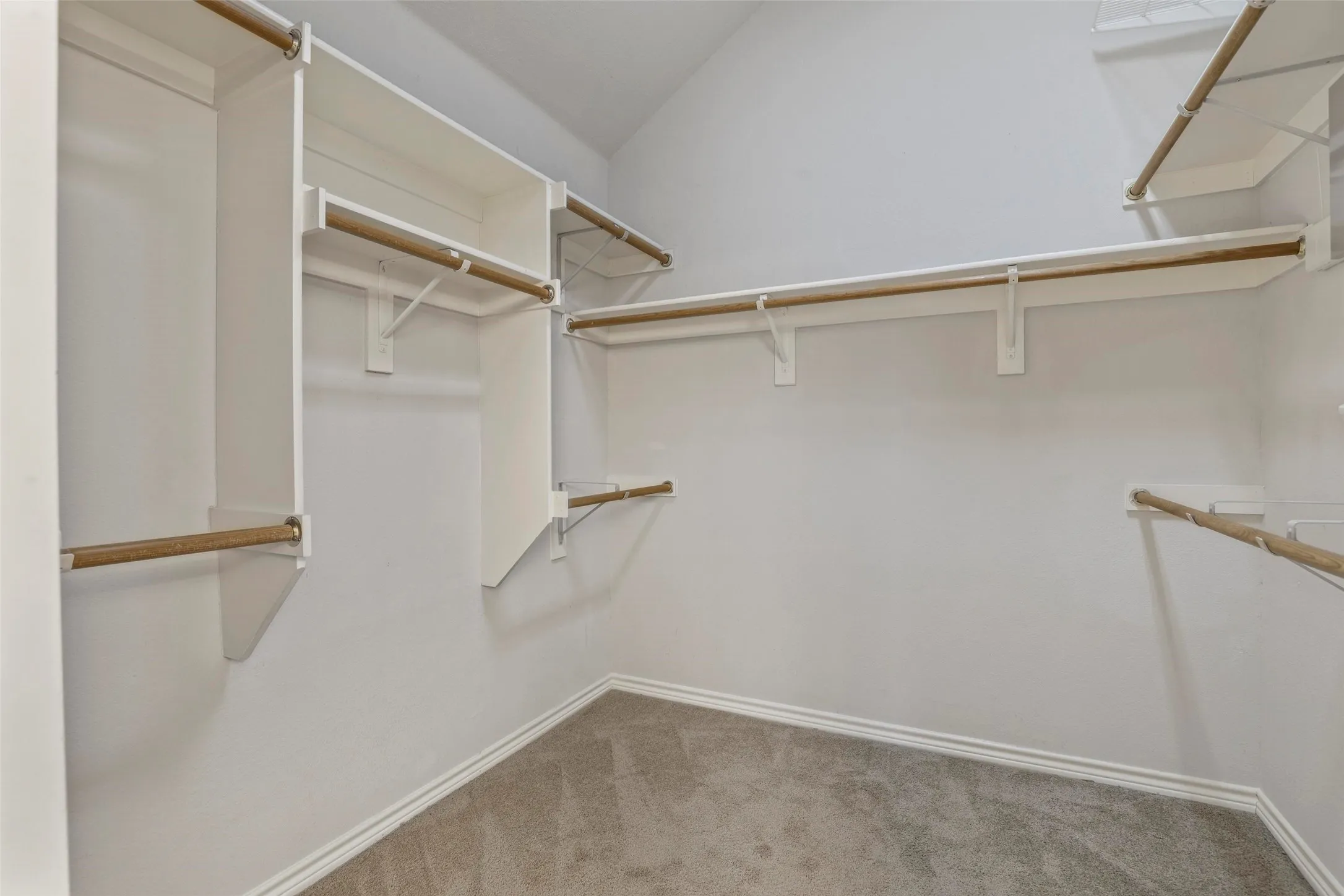 Single Family Residence For Rent in Collin County , 2810 Glenwick Court, Richardson, Texas 75082, 3 Bedroom, 3 Bathroom, 2 Garage spaces, 2,672 Sqft, built in 1997, mls#21358189, Real Estate Agent in Richardson, Homes For Rent in Collin county, Homes For Rent in Richardson, Realtor in Richardson Texas, Real Estate Brokerage Independent Realty Texas, Luminita Cordes Realtor