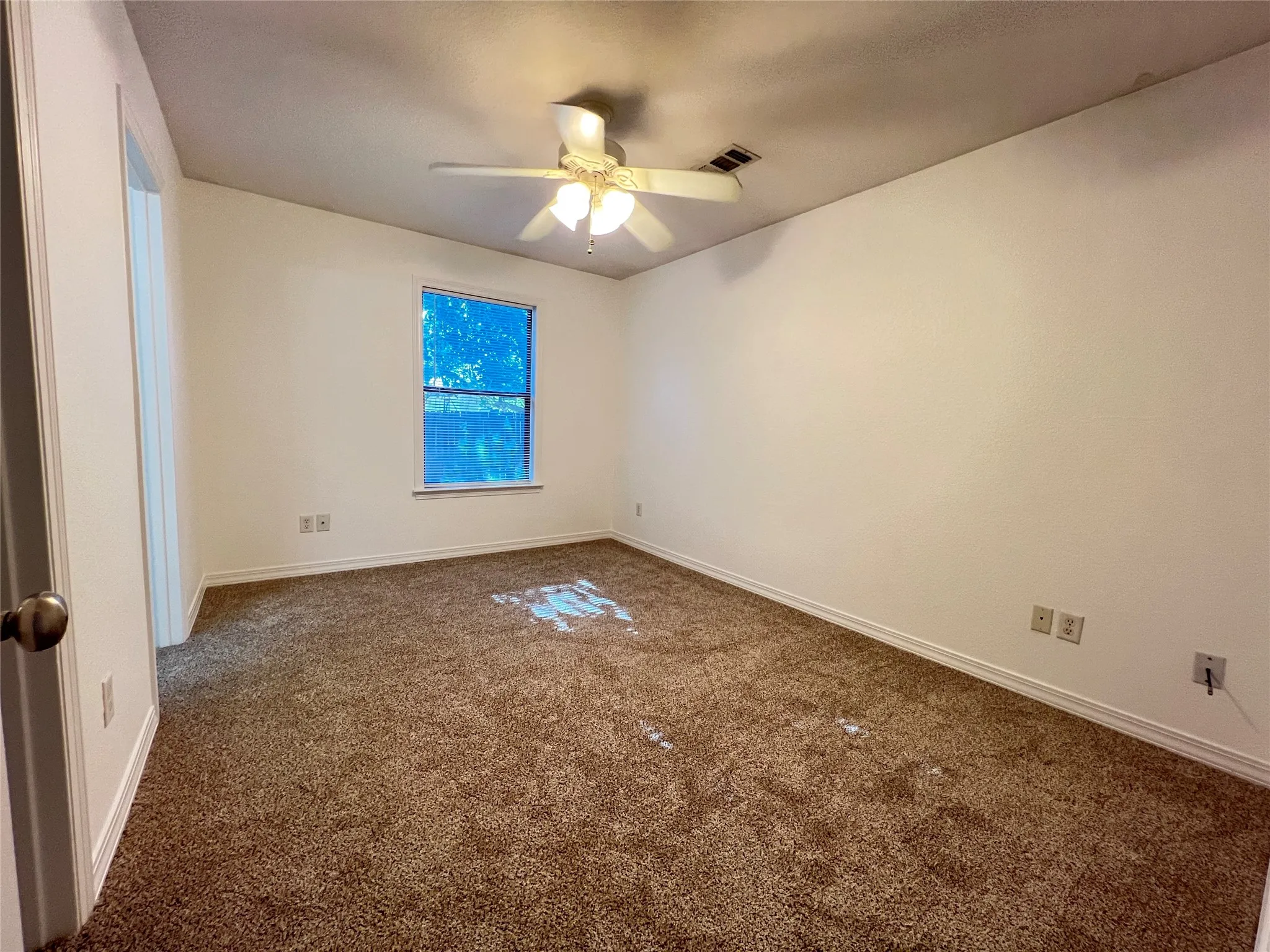 Single Family Residence For Rent in Wise County , 403 W Oak Street, Decatur, Texas 76234, 3 Bedroom, 2 Bathroom, Garage spaces, 1,140 Sqft, built in 2006, mls#21358192, Real Estate Agent in Decatur, Homes For Rent in Wise county, Homes For Rent in Decatur, Realtor in Decatur Texas, Real Estate Brokerage Independent Realty Texas, Luminita Cordes Realtor