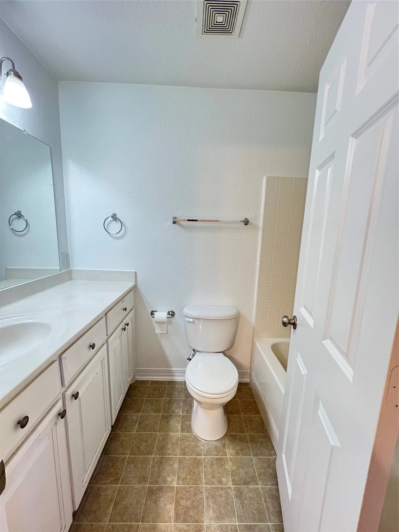 Single Family Residence For Rent in Wise County , 403 W Oak Street, Decatur, Texas 76234, 3 Bedroom, 2 Bathroom, Garage spaces, 1,140 Sqft, built in 2006, mls#21358192, Real Estate Agent in Decatur, Homes For Rent in Wise county, Homes For Rent in Decatur, Realtor in Decatur Texas, Real Estate Brokerage Independent Realty Texas, Luminita Cordes Realtor