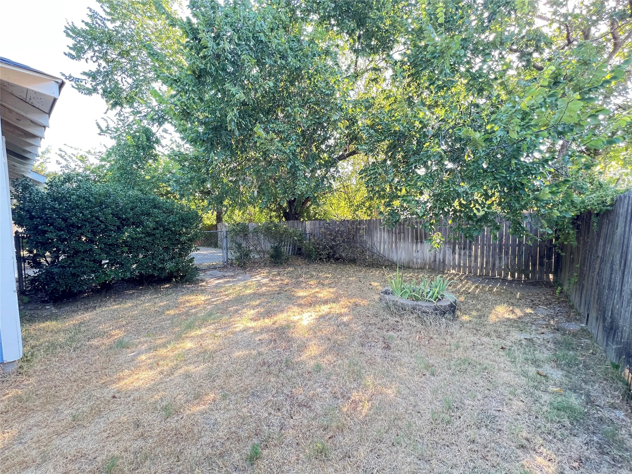 Single Family Residence For Rent in Wise County , 403 W Oak Street, Decatur, Texas 76234, 3 Bedroom, 2 Bathroom, Garage spaces, 1,140 Sqft, built in 2006, mls#21358192, Real Estate Agent in Decatur, Homes For Rent in Wise county, Homes For Rent in Decatur, Realtor in Decatur Texas, Real Estate Brokerage Independent Realty Texas, Luminita Cordes Realtor