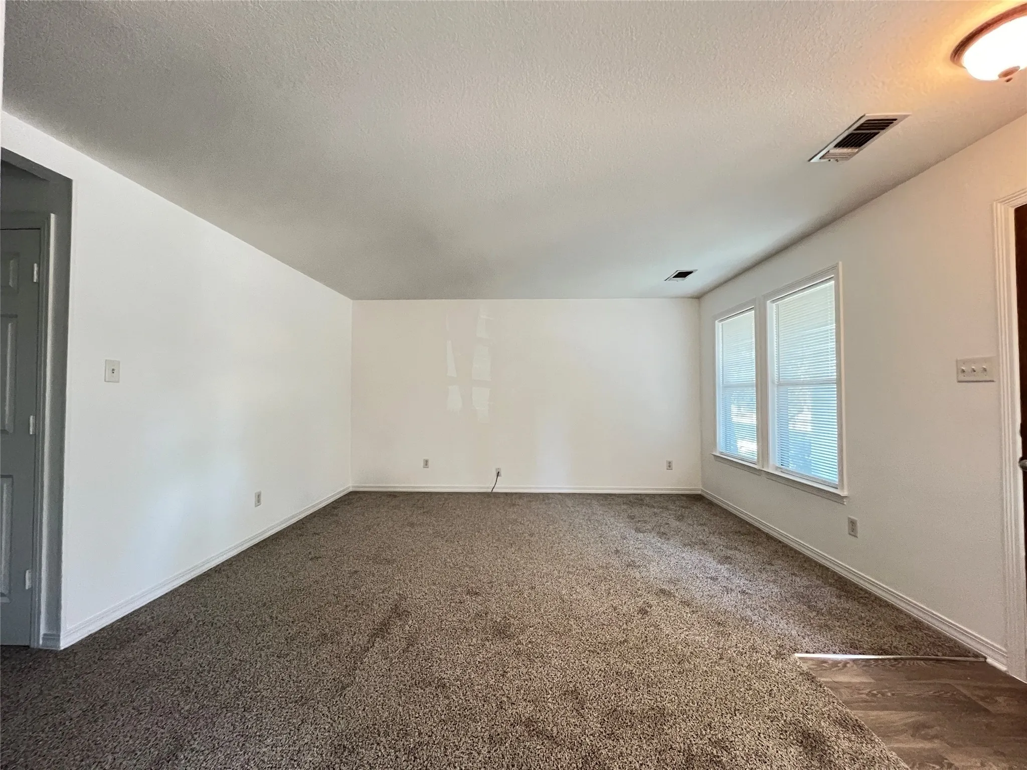 Single Family Residence For Rent in Wise County , 403 W Oak Street, Decatur, Texas 76234, 3 Bedroom, 2 Bathroom, Garage spaces, 1,140 Sqft, built in 2006, mls#21358192, Real Estate Agent in Decatur, Homes For Rent in Wise county, Homes For Rent in Decatur, Realtor in Decatur Texas, Real Estate Brokerage Independent Realty Texas, Luminita Cordes Realtor