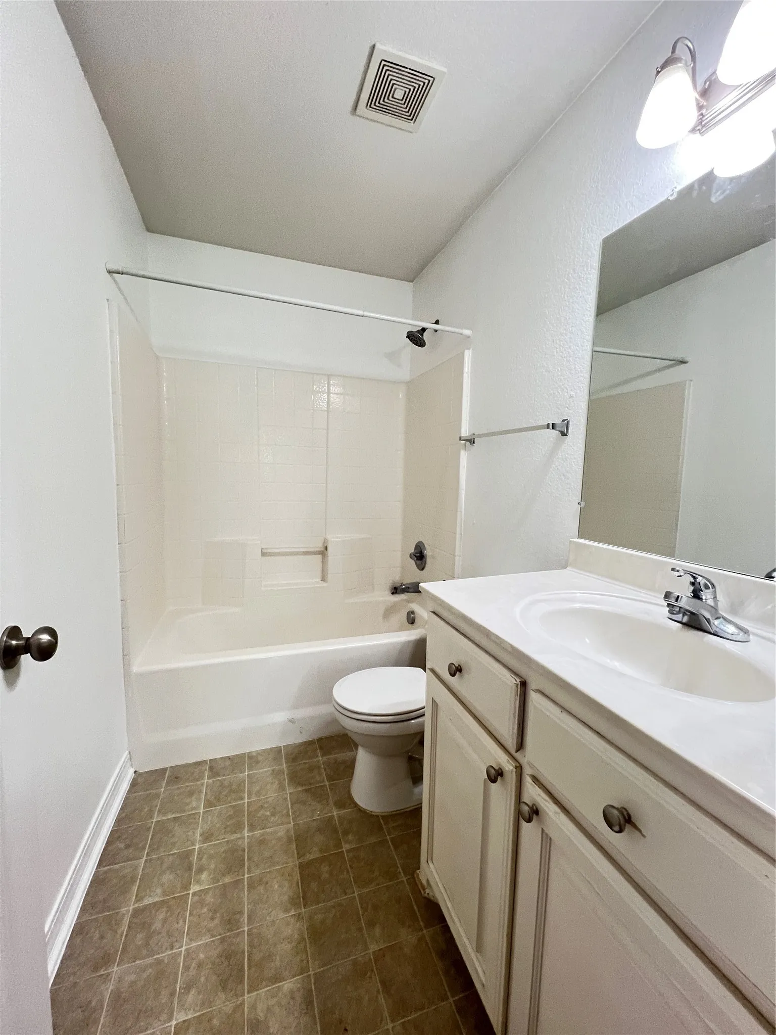 Single Family Residence For Rent in Wise County , 403 W Oak Street, Decatur, Texas 76234, 3 Bedroom, 2 Bathroom, Garage spaces, 1,140 Sqft, built in 2006, mls#21358192, Real Estate Agent in Decatur, Homes For Rent in Wise county, Homes For Rent in Decatur, Realtor in Decatur Texas, Real Estate Brokerage Independent Realty Texas, Luminita Cordes Realtor