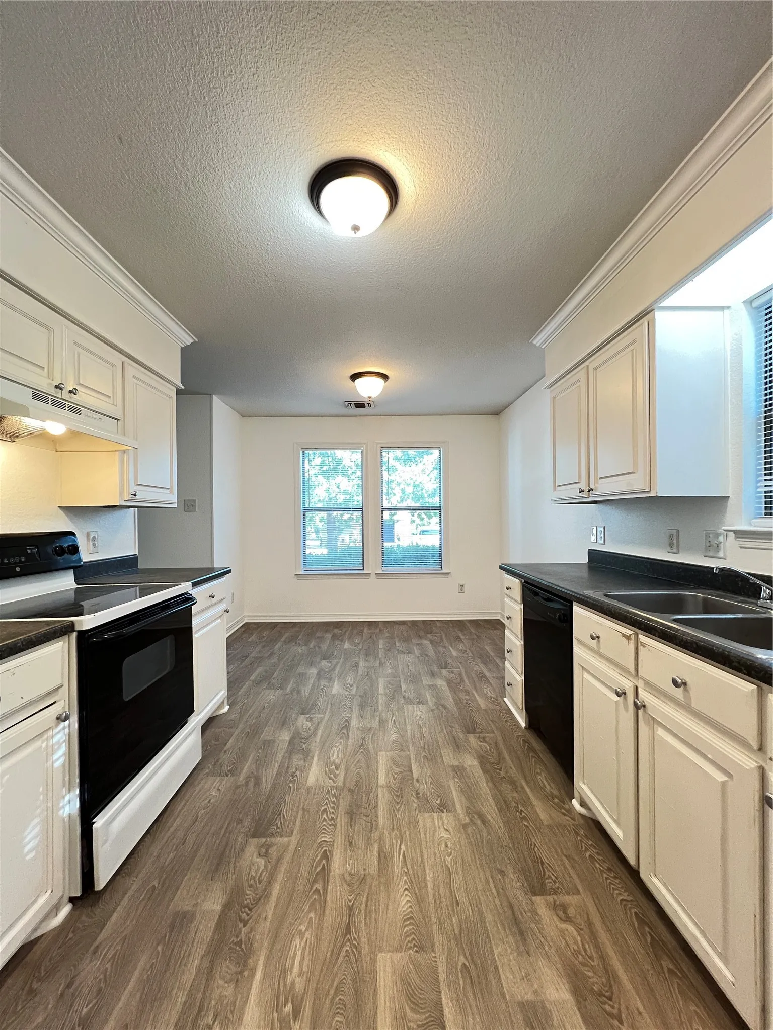 Single Family Residence For Rent in Wise County , 403 W Oak Street, Decatur, Texas 76234, 3 Bedroom, 2 Bathroom, Garage spaces, 1,140 Sqft, built in 2006, mls#21358192, Real Estate Agent in Decatur, Homes For Rent in Wise county, Homes For Rent in Decatur, Realtor in Decatur Texas, Real Estate Brokerage Independent Realty Texas, Luminita Cordes Realtor
