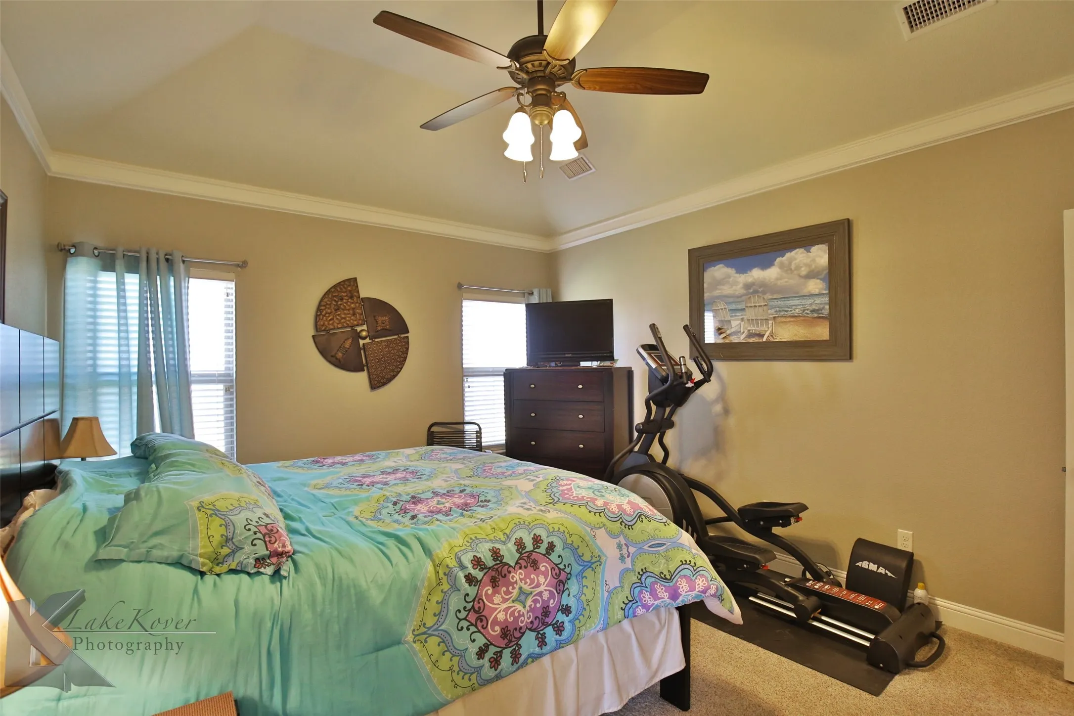 Single Family Residence For Sale in Taylor County , 7210 Raven Court, Abilene, Texas 79602, 4 Bedroom, 2 Bathroom, 2 Garage spaces, 2,010 Sqft, built in 2016, mls#21358193, Real Estate Agent in Abilene, Homes For Sale in Taylor county, Homes For Sale in Abilene, Realtor in Abilene Texas, Real Estate Brokerage Independent Realty Texas, Luminita Cordes Realtor