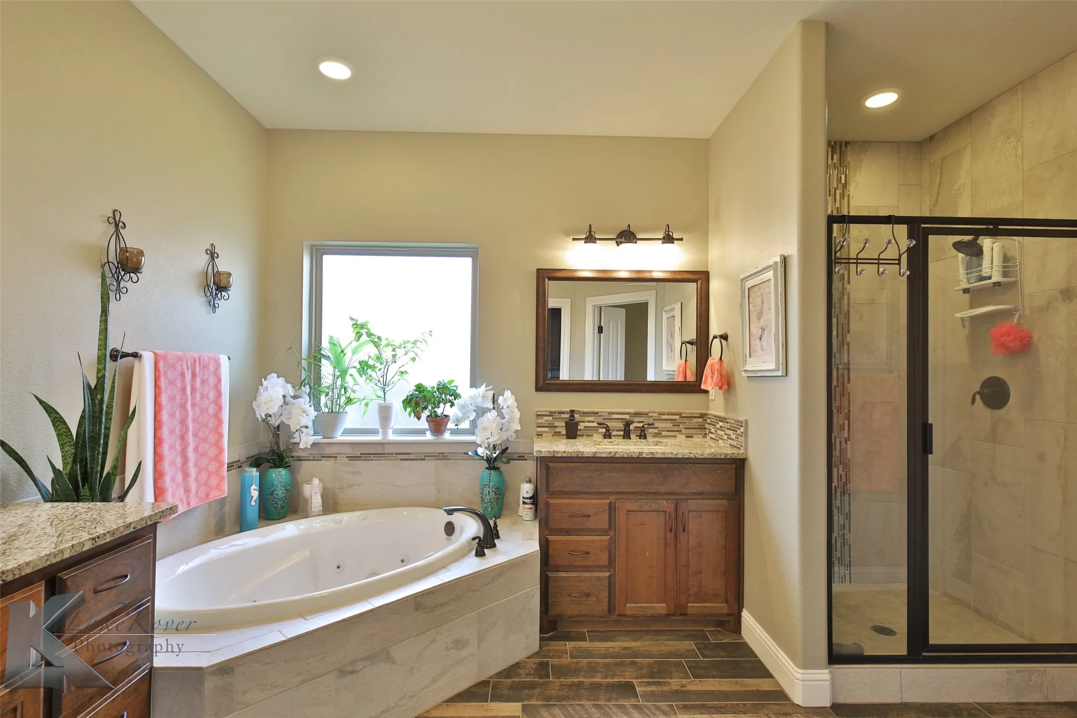 Single Family Residence For Sale in Taylor County , 7210 Raven Court, Abilene, Texas 79602, 4 Bedroom, 2 Bathroom, 2 Garage spaces, 2,010 Sqft, built in 2016, mls#21358193, Real Estate Agent in Abilene, Homes For Sale in Taylor county, Homes For Sale in Abilene, Realtor in Abilene Texas, Real Estate Brokerage Independent Realty Texas, Luminita Cordes Realtor