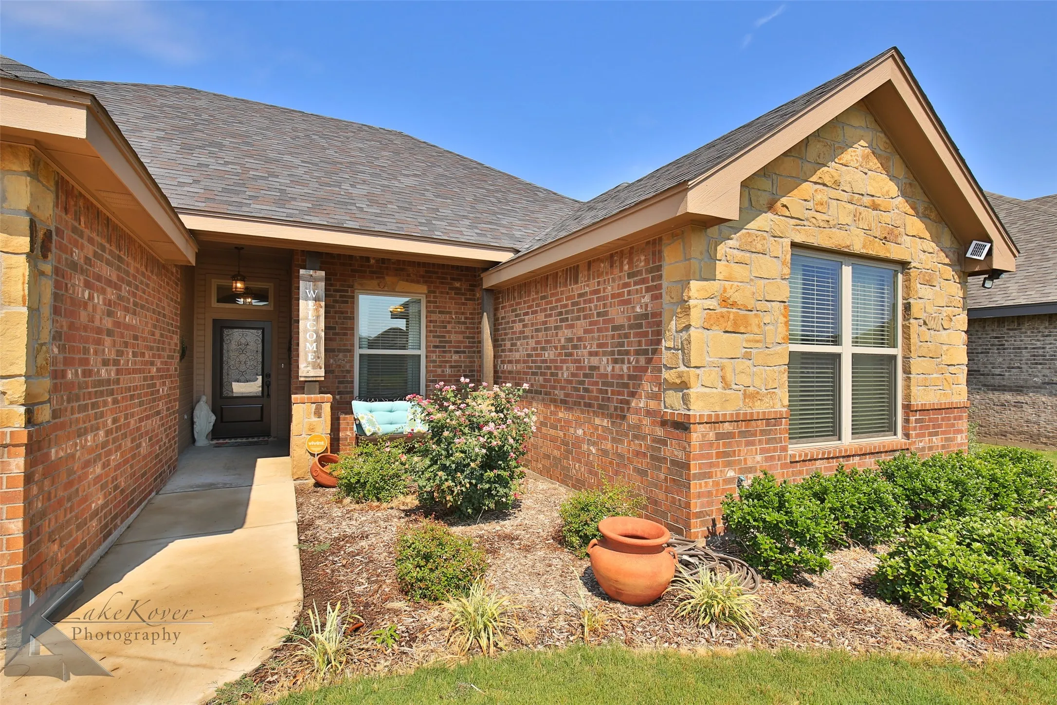 Single Family Residence For Sale in Taylor County , 7210 Raven Court, Abilene, Texas 79602, 4 Bedroom, 2 Bathroom, 2 Garage spaces, 2,010 Sqft, built in 2016, mls#21358193, Real Estate Agent in Abilene, Homes For Sale in Taylor county, Homes For Sale in Abilene, Realtor in Abilene Texas, Real Estate Brokerage Independent Realty Texas, Luminita Cordes Realtor