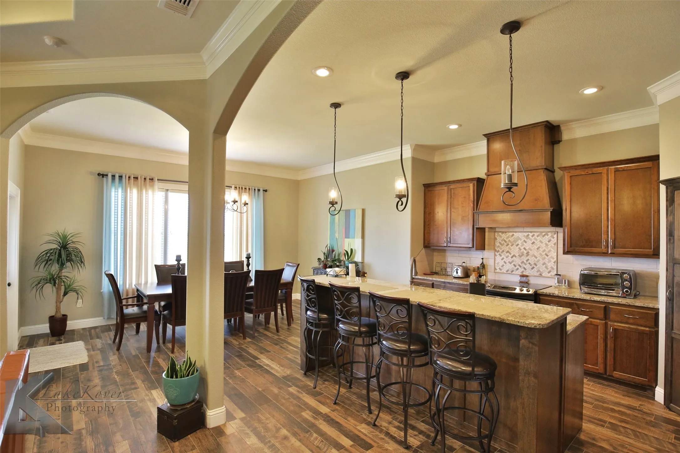 Single Family Residence For Sale in Taylor County , 7210 Raven Court, Abilene, Texas 79602, 4 Bedroom, 2 Bathroom, 2 Garage spaces, 2,010 Sqft, built in 2016, mls#21358193, Real Estate Agent in Abilene, Homes For Sale in Taylor county, Homes For Sale in Abilene, Realtor in Abilene Texas, Real Estate Brokerage Independent Realty Texas, Luminita Cordes Realtor