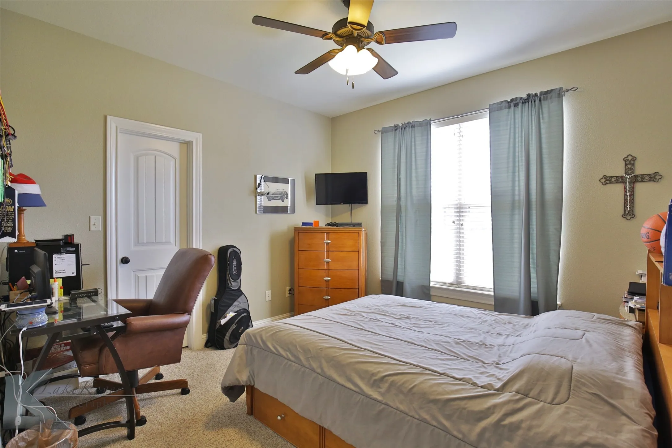 Single Family Residence For Sale in Taylor County , 7210 Raven Court, Abilene, Texas 79602, 4 Bedroom, 2 Bathroom, 2 Garage spaces, 2,010 Sqft, built in 2016, mls#21358193, Real Estate Agent in Abilene, Homes For Sale in Taylor county, Homes For Sale in Abilene, Realtor in Abilene Texas, Real Estate Brokerage Independent Realty Texas, Luminita Cordes Realtor