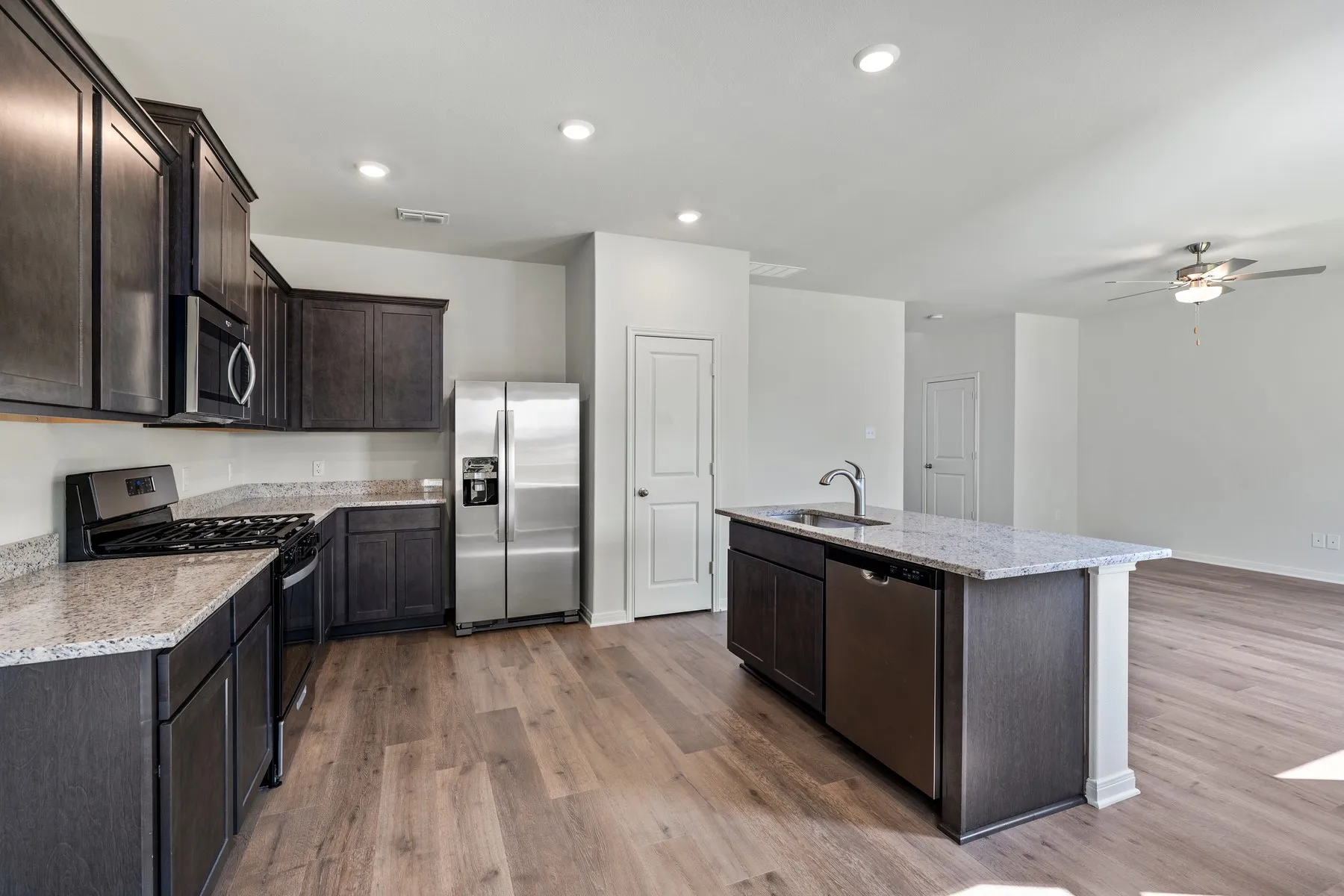 Single Family Residence For Rent in Denton County , 8433 White Wolf Trail, Ponder, Texas 76259, 3 Bedroom, 3 Bathroom, 2 Garage spaces, 2,232 Sqft, built in 2026, mls#21358198, Real Estate Agent in Ponder, Homes For Rent in Denton county, Homes For Rent in Ponder, Realtor in Ponder Texas, Real Estate Brokerage Independent Realty Texas, Luminita Cordes Realtor