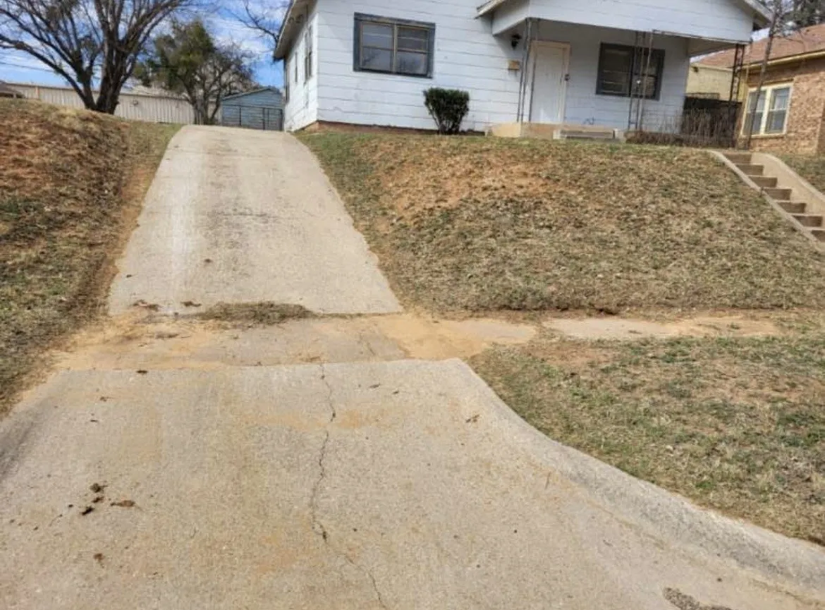 Single Family Residence For Rent in Taylor County , 1750 Walnut Street, Abilene, Texas 79601, 3 Bedroom, 1 Bathroom, Garage spaces, 1,156 Sqft, built in 1945, mls#21358204, Real Estate Agent in Abilene, Homes For Rent in Taylor county, Homes For Rent in Abilene, Realtor in Abilene Texas, Real Estate Brokerage Independent Realty Texas, Luminita Cordes Realtor