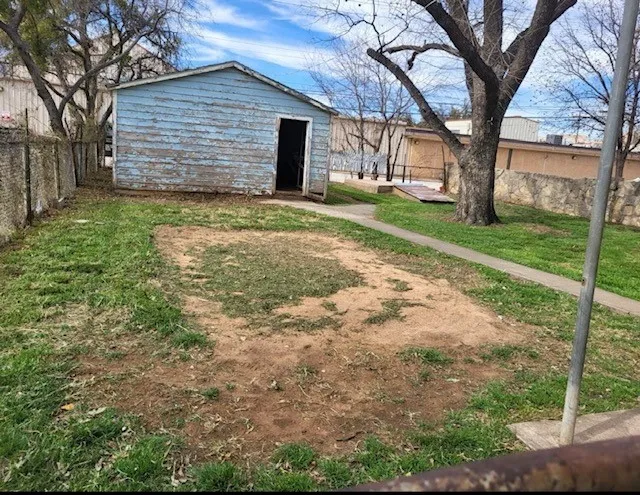 Single Family Residence For Rent in Taylor County , 1750 Walnut Street, Abilene, Texas 79601, 3 Bedroom, 1 Bathroom, Garage spaces, 1,156 Sqft, built in 1945, mls#21358204, Real Estate Agent in Abilene, Homes For Rent in Taylor county, Homes For Rent in Abilene, Realtor in Abilene Texas, Real Estate Brokerage Independent Realty Texas, Luminita Cordes Realtor