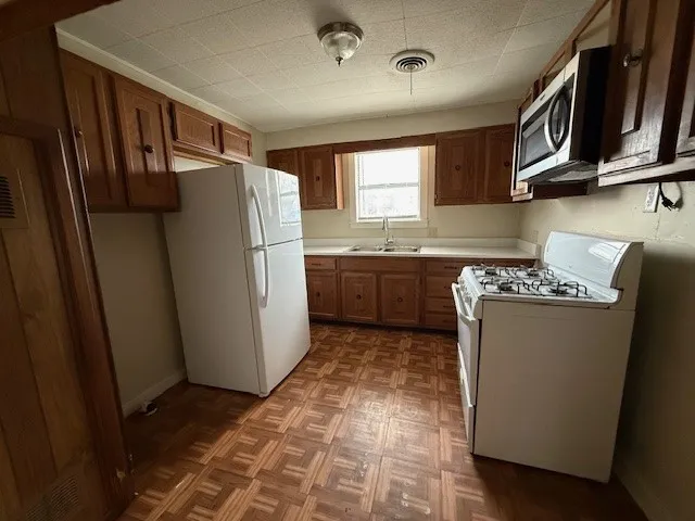 Single Family Residence For Rent in Taylor County , 1750 Walnut Street, Abilene, Texas 79601, 3 Bedroom, 1 Bathroom, Garage spaces, 1,156 Sqft, built in 1945, mls#21358204, Real Estate Agent in Abilene, Homes For Rent in Taylor county, Homes For Rent in Abilene, Realtor in Abilene Texas, Real Estate Brokerage Independent Realty Texas, Luminita Cordes Realtor