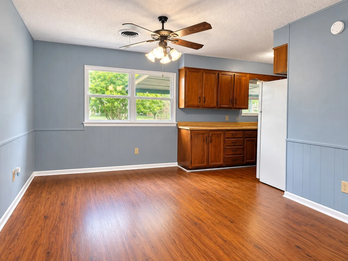 Single Family Residence For Sale in Callahan County , 156 George Scott Street, Cross Plains, Texas 76443, 3 Bedroom, 2 Bathroom, 1 Garage spaces, 1,064 Sqft, built in 1958, mls#21358213, Real Estate Agent in Cross Plains, Homes For Sale in Callahan county, Homes For Sale in Cross Plains, Realtor in Cross Plains Texas, Real Estate Brokerage Independent Realty Texas, Luminita Cordes Realtor