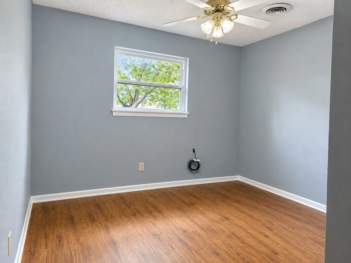Single Family Residence For Sale in Callahan County , 156 George Scott Street, Cross Plains, Texas 76443, 3 Bedroom, 2 Bathroom, 1 Garage spaces, 1,064 Sqft, built in 1958, mls#21358213, Real Estate Agent in Cross Plains, Homes For Sale in Callahan county, Homes For Sale in Cross Plains, Realtor in Cross Plains Texas, Real Estate Brokerage Independent Realty Texas, Luminita Cordes Realtor