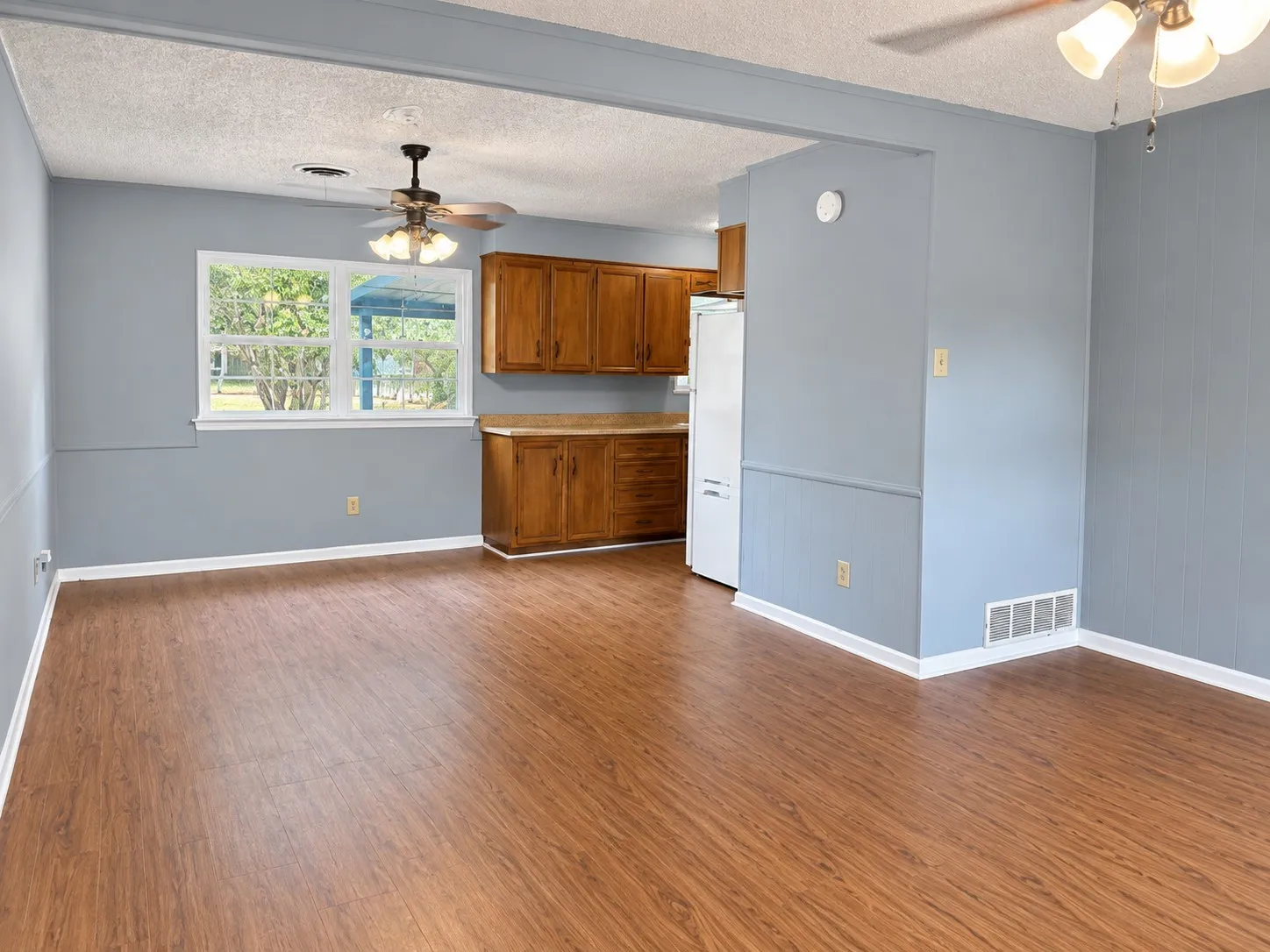Single Family Residence For Sale in Callahan County , 156 George Scott Street, Cross Plains, Texas 76443, 3 Bedroom, 2 Bathroom, 1 Garage spaces, 1,064 Sqft, built in 1958, mls#21358213, Real Estate Agent in Cross Plains, Homes For Sale in Callahan county, Homes For Sale in Cross Plains, Realtor in Cross Plains Texas, Real Estate Brokerage Independent Realty Texas, Luminita Cordes Realtor