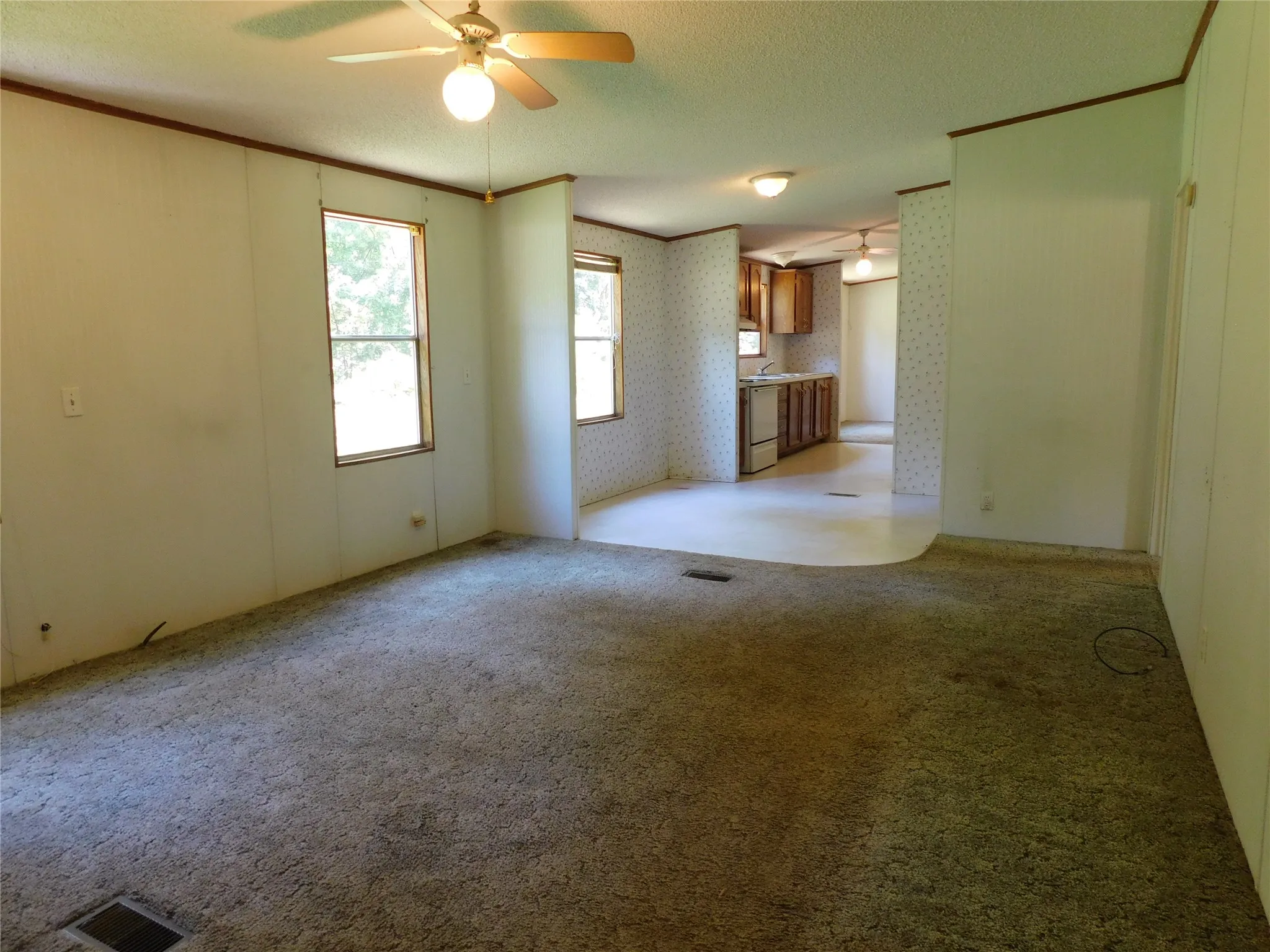 Manufactured Home For Sale in Van Zandt County , 13804 FM 279, Chandler, Texas 75758, 5 Bedroom, 2 Bathroom, Garage spaces, 2,128 Sqft, built in 1997, mls#21356776, Real Estate Agent in Chandler, Homes For Sale in Van Zandt county, Homes For Sale in Chandler, Realtor in Chandler Texas, Real Estate Brokerage Independent Realty Texas, Luminita Cordes Realtor