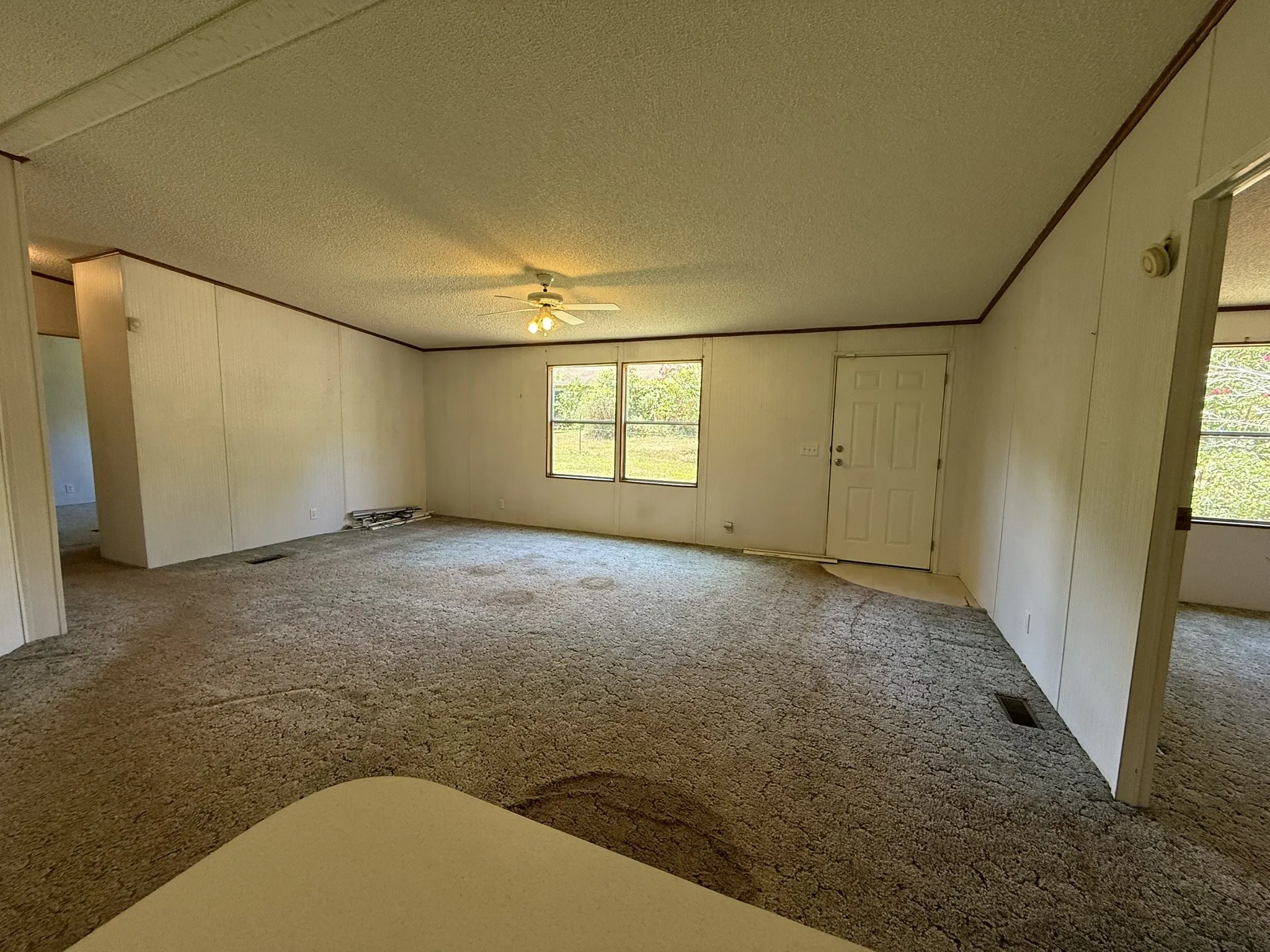 Manufactured Home For Sale in Van Zandt County , 13804 FM 279, Chandler, Texas 75758, 5 Bedroom, 2 Bathroom, Garage spaces, 2,128 Sqft, built in 1997, mls#21356776, Real Estate Agent in Chandler, Homes For Sale in Van Zandt county, Homes For Sale in Chandler, Realtor in Chandler Texas, Real Estate Brokerage Independent Realty Texas, Luminita Cordes Realtor