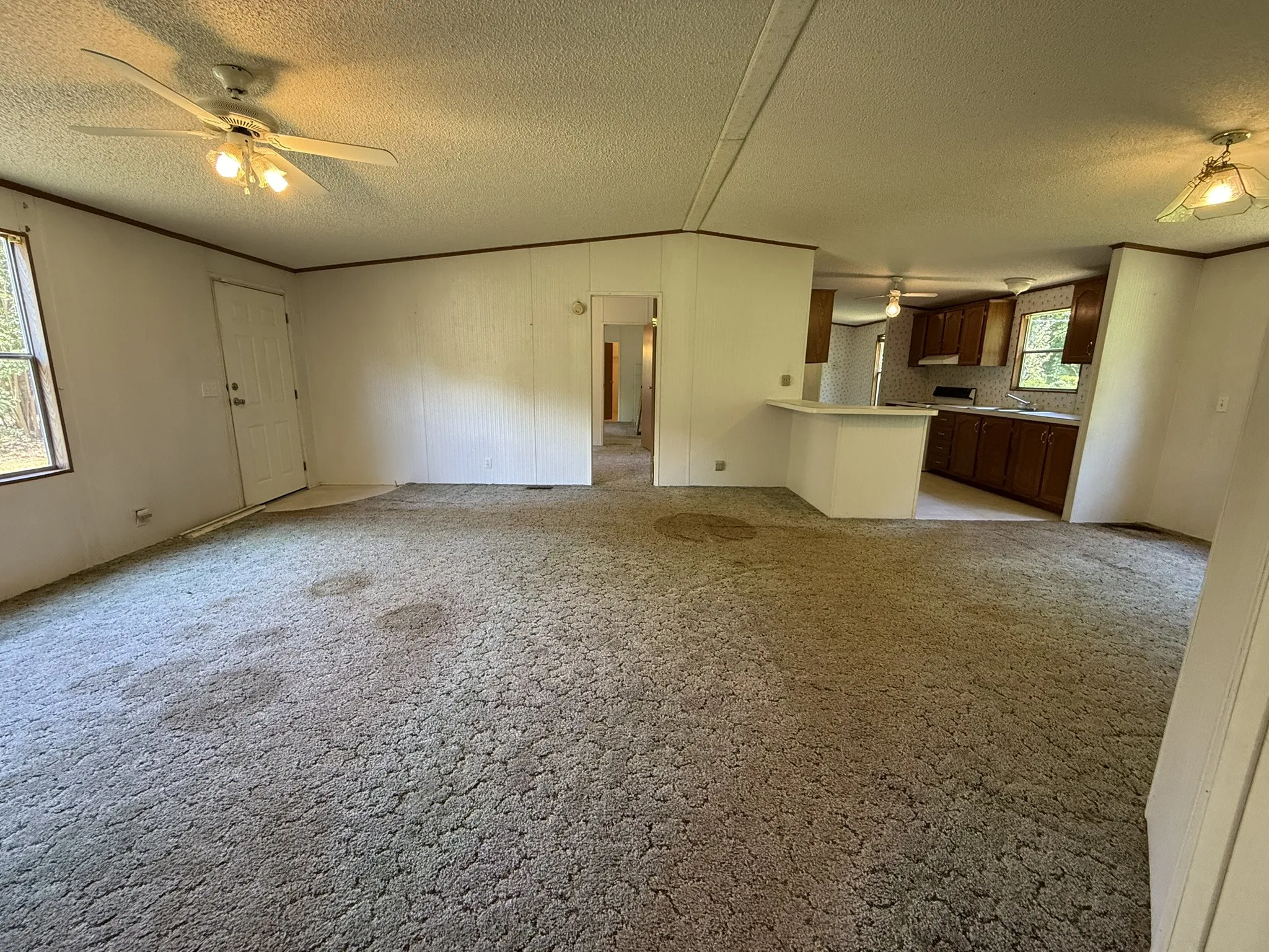 Manufactured Home For Sale in Van Zandt County , 13804 FM 279, Chandler, Texas 75758, 5 Bedroom, 2 Bathroom, Garage spaces, 2,128 Sqft, built in 1997, mls#21356776, Real Estate Agent in Chandler, Homes For Sale in Van Zandt county, Homes For Sale in Chandler, Realtor in Chandler Texas, Real Estate Brokerage Independent Realty Texas, Luminita Cordes Realtor