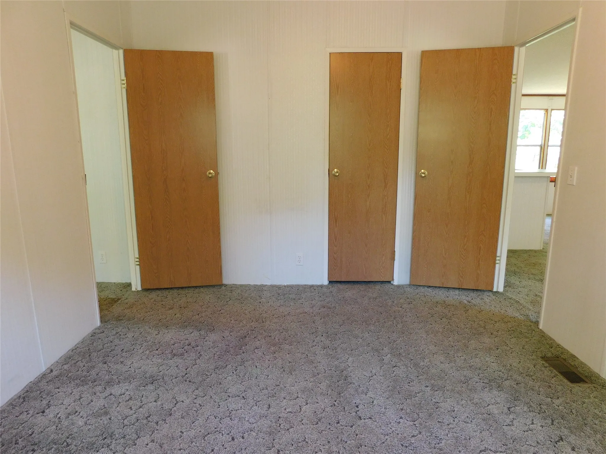 Manufactured Home For Sale in Van Zandt County , 13804 FM 279, Chandler, Texas 75758, 5 Bedroom, 2 Bathroom, Garage spaces, 2,128 Sqft, built in 1997, mls#21356776, Real Estate Agent in Chandler, Homes For Sale in Van Zandt county, Homes For Sale in Chandler, Realtor in Chandler Texas, Real Estate Brokerage Independent Realty Texas, Luminita Cordes Realtor