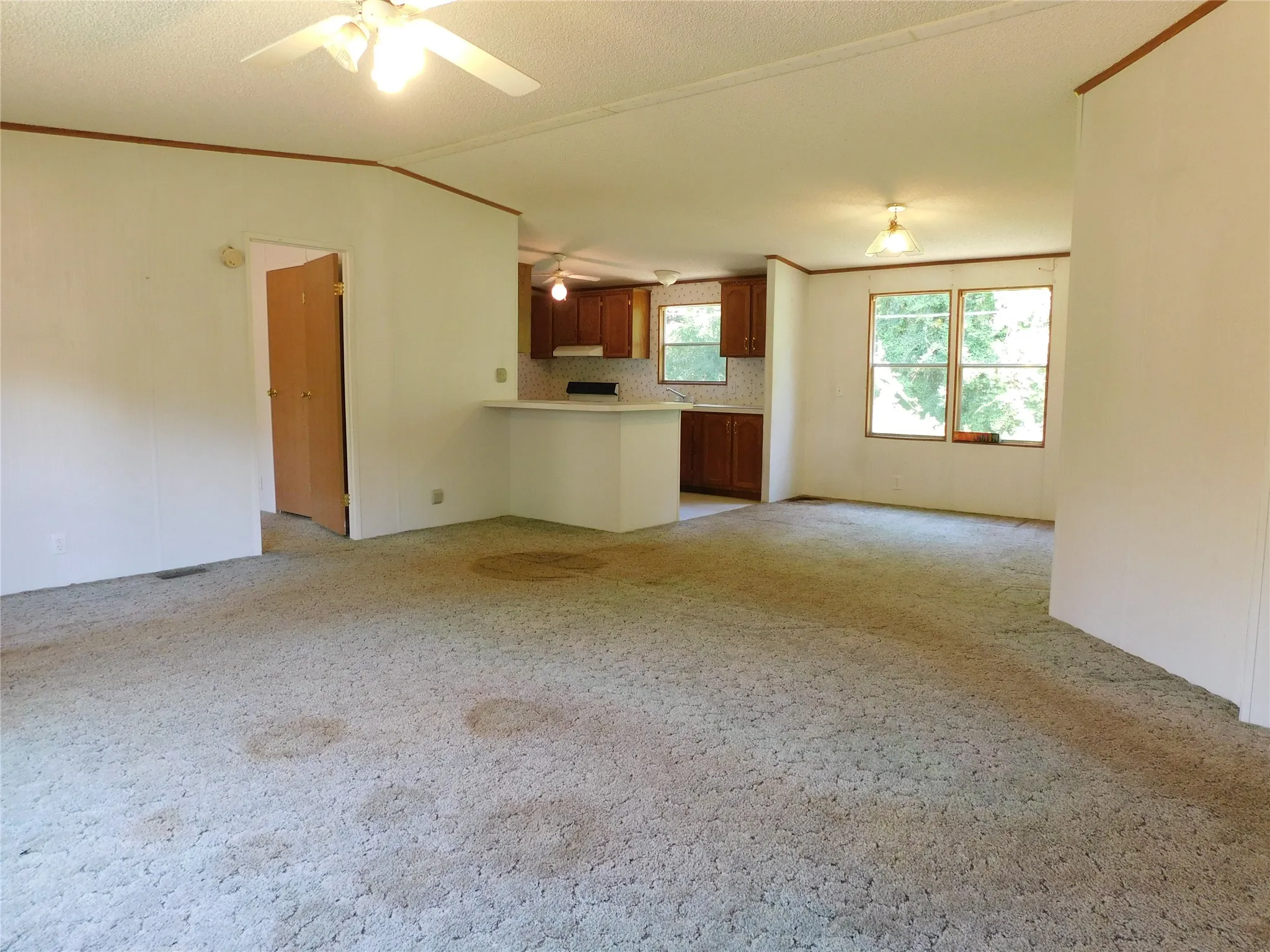 Manufactured Home For Sale in Van Zandt County , 13804 FM 279, Chandler, Texas 75758, 5 Bedroom, 2 Bathroom, Garage spaces, 2,128 Sqft, built in 1997, mls#21356776, Real Estate Agent in Chandler, Homes For Sale in Van Zandt county, Homes For Sale in Chandler, Realtor in Chandler Texas, Real Estate Brokerage Independent Realty Texas, Luminita Cordes Realtor