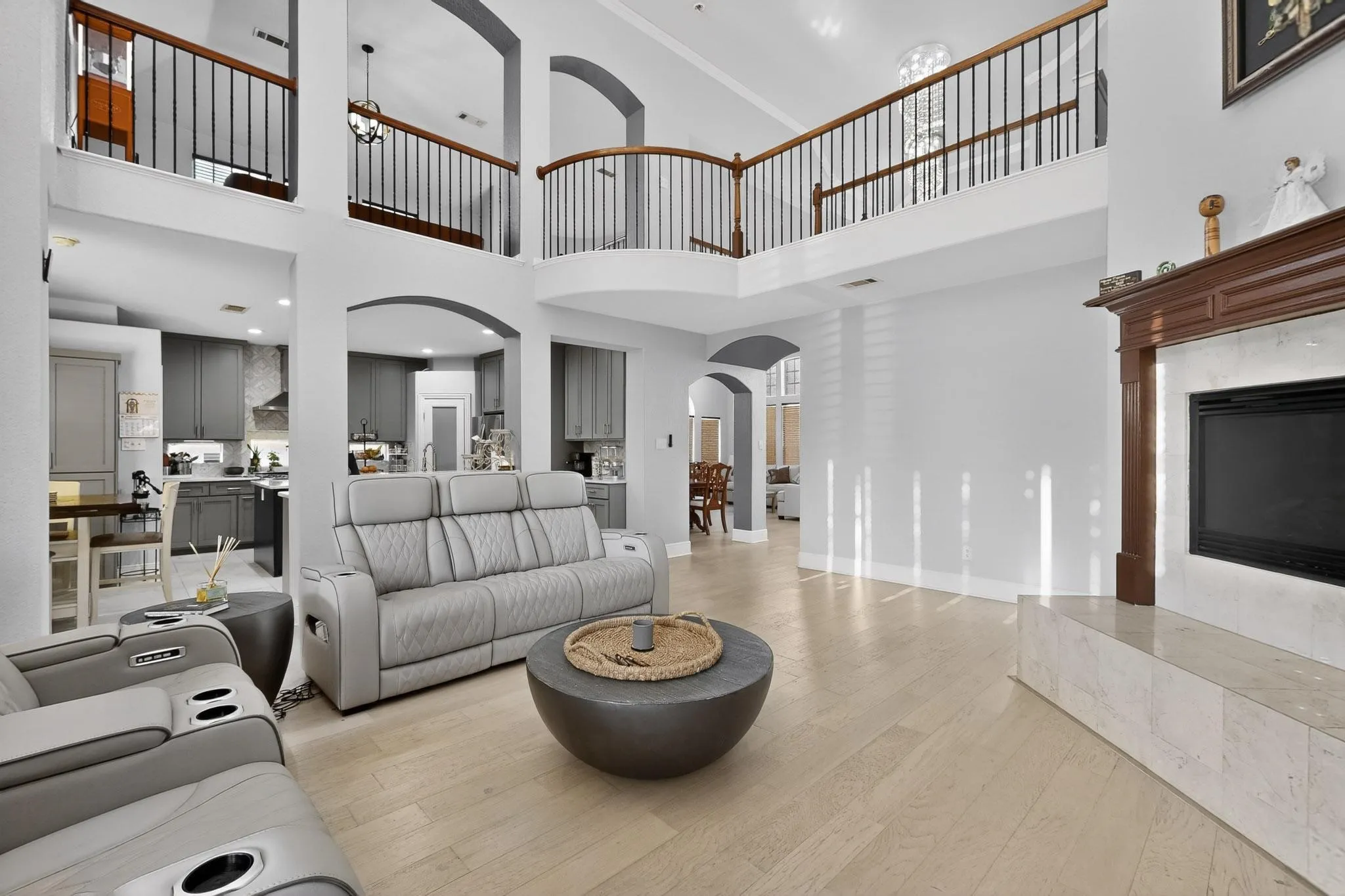 Single Family Residence For Sale in Collin County , 10051 Plainsman Lane, Frisco, Texas 75035, 4 Bedroom, 3 Bathroom, 2 Garage spaces, 3,535 Sqft, built in 2005, mls#21358218, Real Estate Agent in Frisco, Homes For Sale in Collin county, Homes For Sale in Frisco, Realtor in Frisco Texas, Real Estate Brokerage Independent Realty Texas, Luminita Cordes Realtor