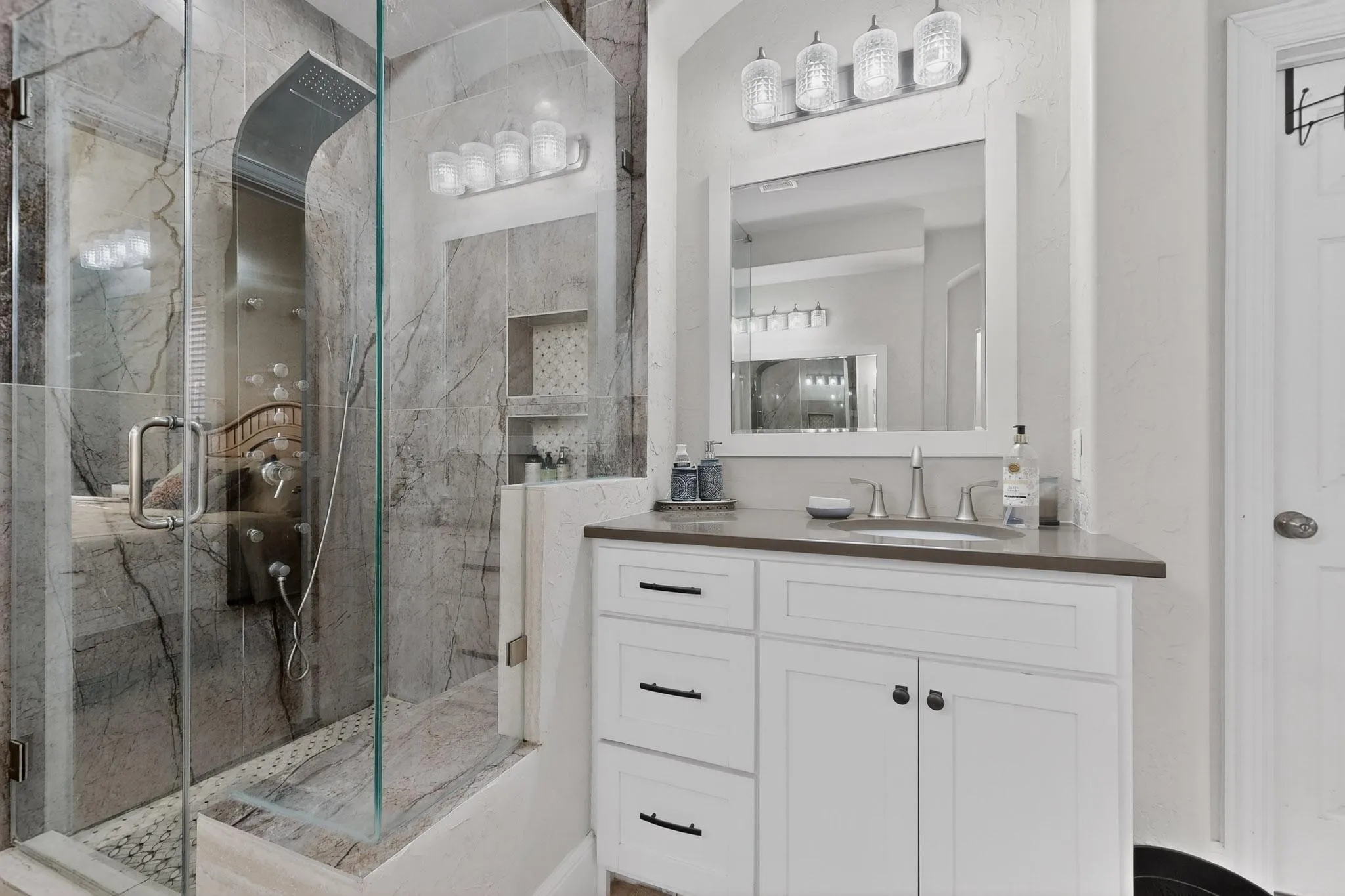 Single Family Residence For Sale in Collin County , 10051 Plainsman Lane, Frisco, Texas 75035, 4 Bedroom, 3 Bathroom, 2 Garage spaces, 3,535 Sqft, built in 2005, mls#21358218, Real Estate Agent in Frisco, Homes For Sale in Collin county, Homes For Sale in Frisco, Realtor in Frisco Texas, Real Estate Brokerage Independent Realty Texas, Luminita Cordes Realtor