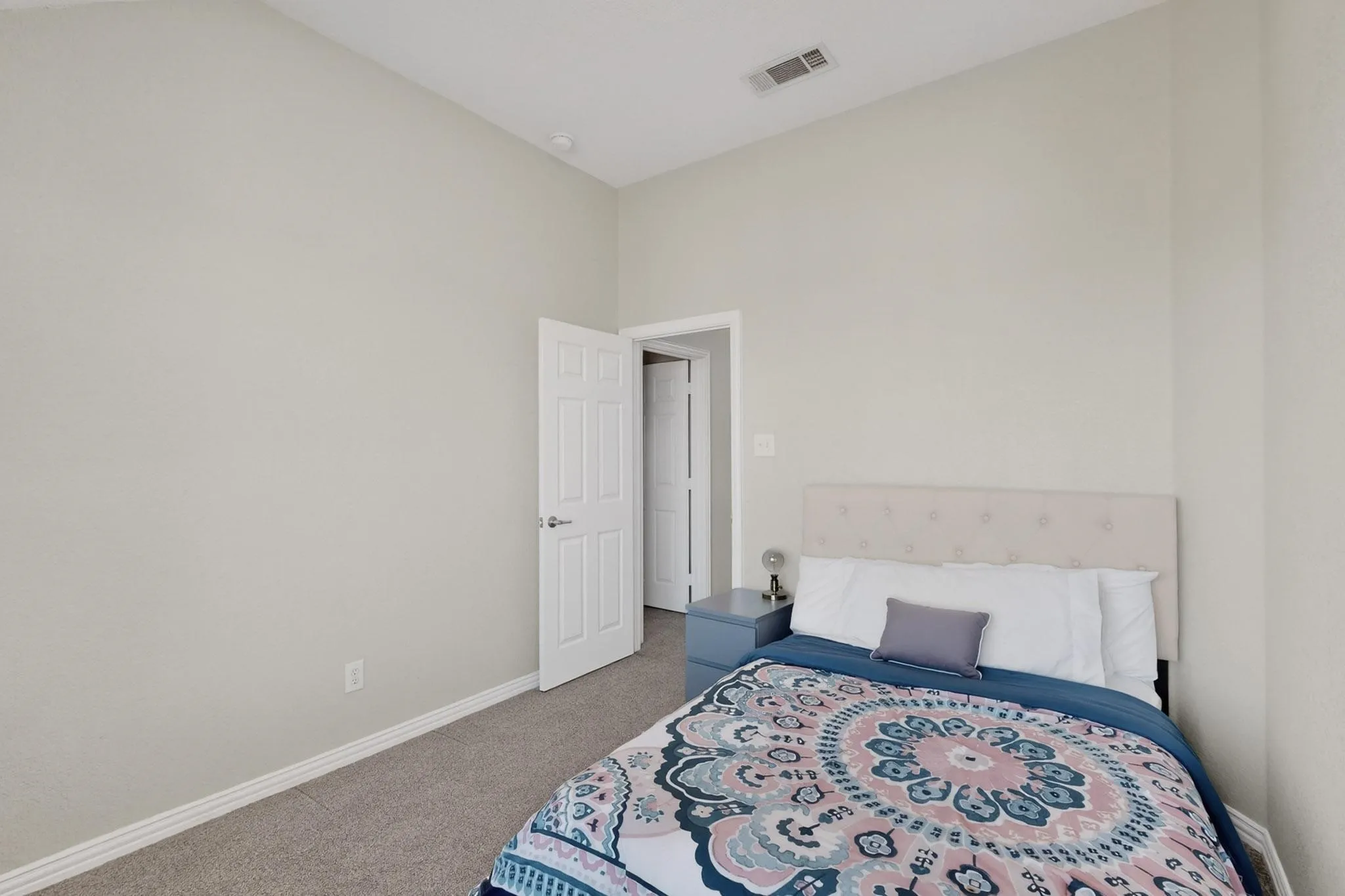 Single Family Residence For Sale in Collin County , 10051 Plainsman Lane, Frisco, Texas 75035, 4 Bedroom, 3 Bathroom, 2 Garage spaces, 3,535 Sqft, built in 2005, mls#21358218, Real Estate Agent in Frisco, Homes For Sale in Collin county, Homes For Sale in Frisco, Realtor in Frisco Texas, Real Estate Brokerage Independent Realty Texas, Luminita Cordes Realtor