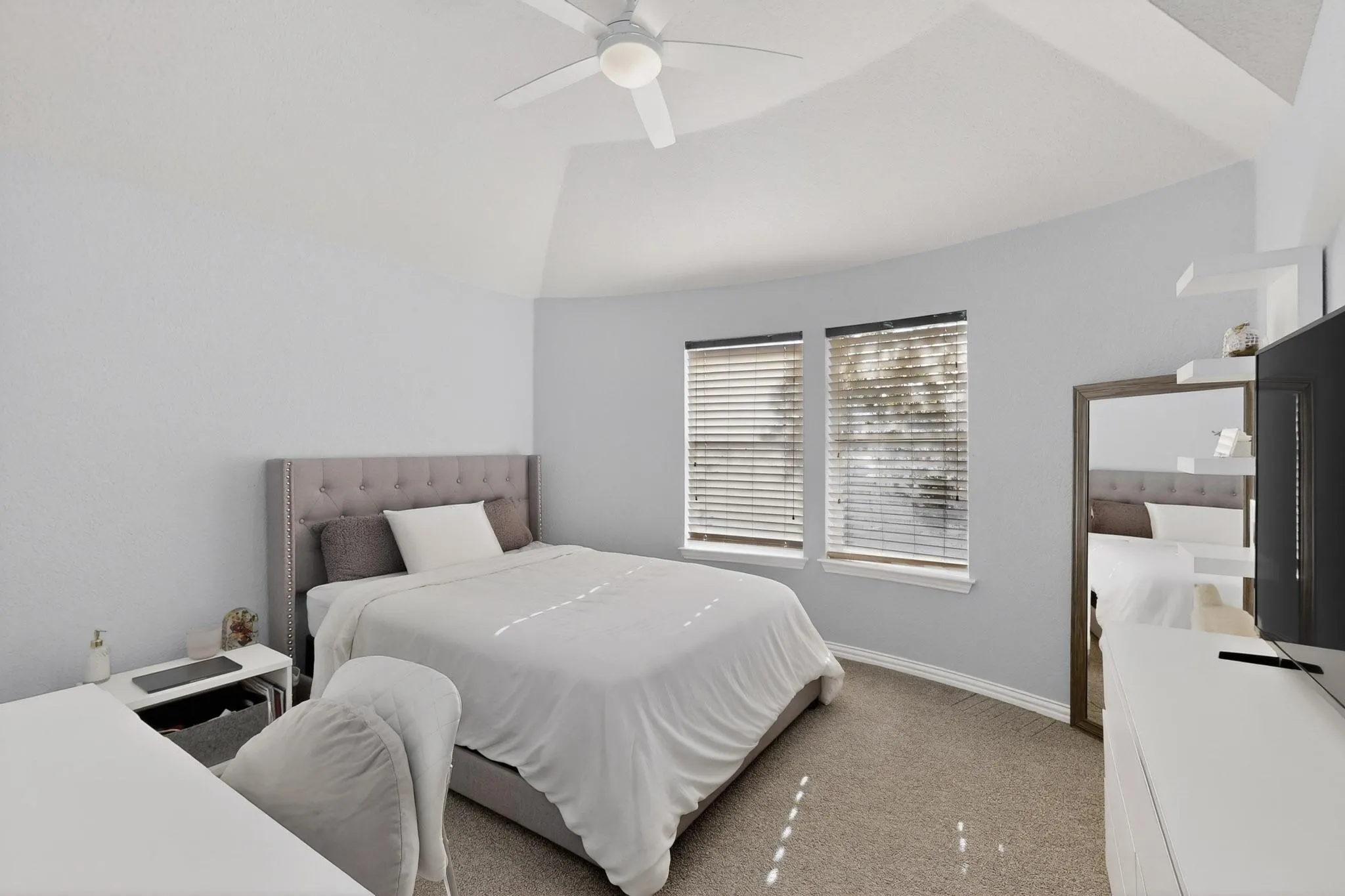 Single Family Residence For Sale in Collin County , 10051 Plainsman Lane, Frisco, Texas 75035, 4 Bedroom, 3 Bathroom, 2 Garage spaces, 3,535 Sqft, built in 2005, mls#21358218, Real Estate Agent in Frisco, Homes For Sale in Collin county, Homes For Sale in Frisco, Realtor in Frisco Texas, Real Estate Brokerage Independent Realty Texas, Luminita Cordes Realtor