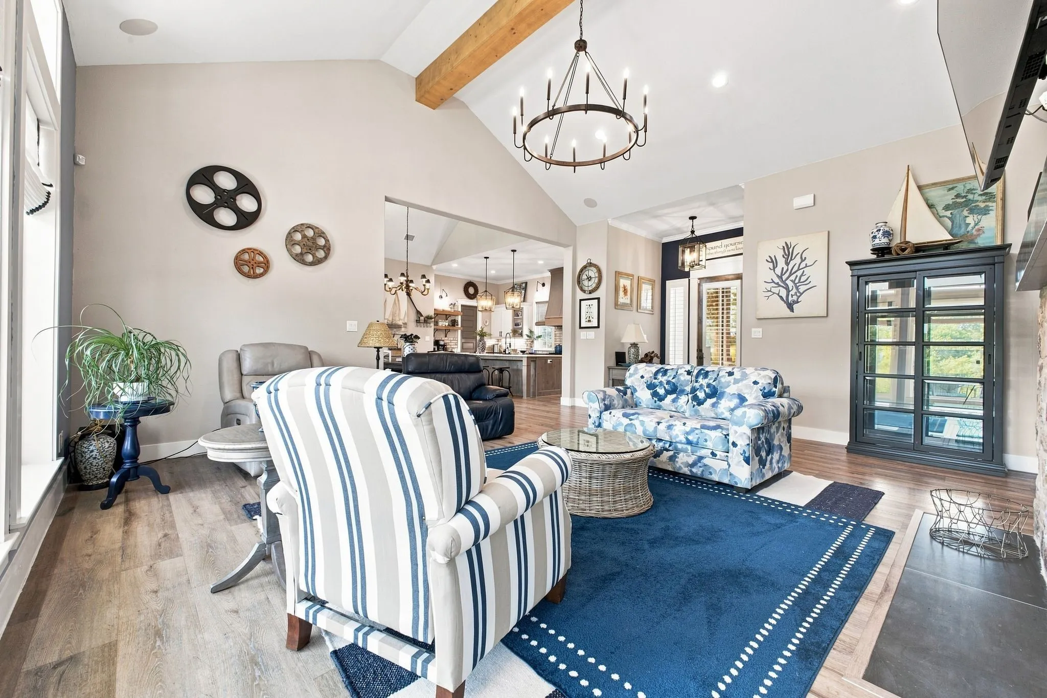 Single Family Residence For Sale in Navarro County , 215 Tonkawa Trail, Corsicana, Texas 75109, 3 Bedroom, 3 Bathroom, 3 Garage spaces, 2,609 Sqft, built in 2022, mls#21357723, Real Estate Agent in Corsicana, Homes For Sale in Navarro county, Homes For Sale in Corsicana, Realtor in Corsicana Texas, Real Estate Brokerage Independent Realty Texas, Luminita Cordes Realtor