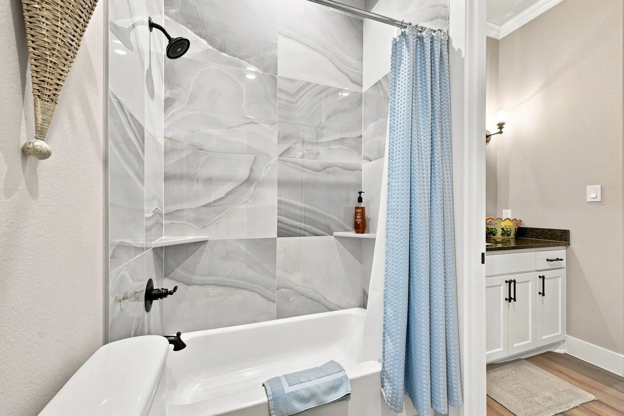 Single Family Residence For Sale in Navarro County , 215 Tonkawa Trail, Corsicana, Texas 75109, 3 Bedroom, 3 Bathroom, 3 Garage spaces, 2,609 Sqft, built in 2022, mls#21357723, Real Estate Agent in Corsicana, Homes For Sale in Navarro county, Homes For Sale in Corsicana, Realtor in Corsicana Texas, Real Estate Brokerage Independent Realty Texas, Luminita Cordes Realtor