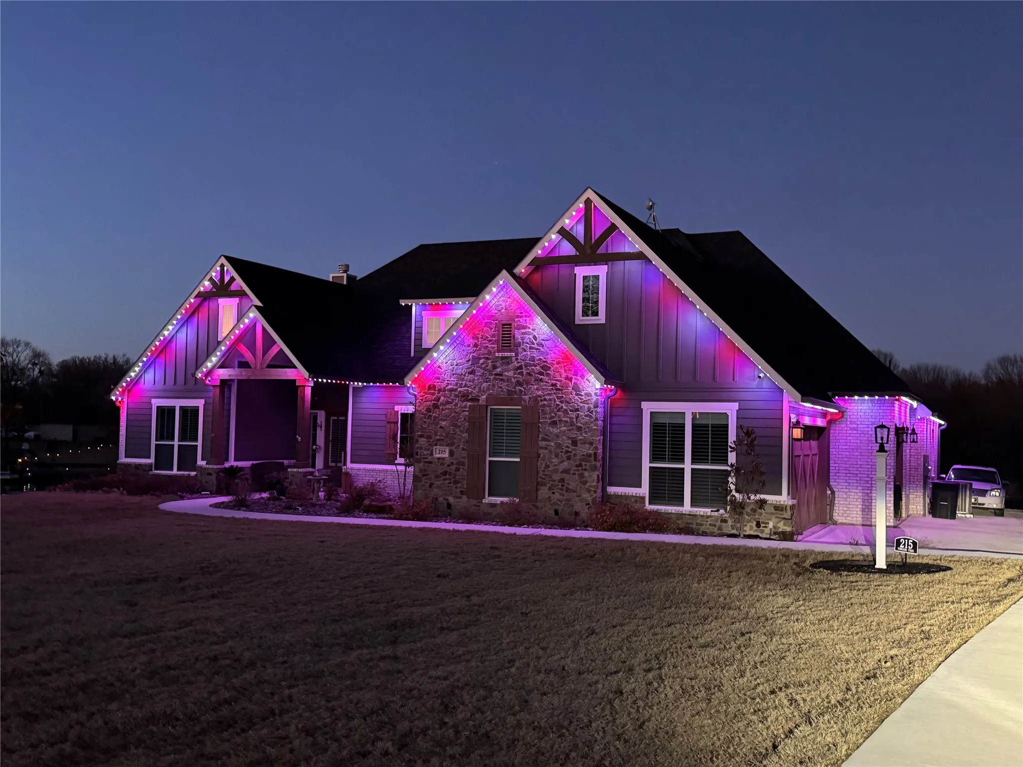 Single Family Residence For Sale in Navarro County , 215 Tonkawa Trail, Corsicana, Texas 75109, 3 Bedroom, 3 Bathroom, 3 Garage spaces, 2,609 Sqft, built in 2022, mls#21357723, Real Estate Agent in Corsicana, Homes For Sale in Navarro county, Homes For Sale in Corsicana, Realtor in Corsicana Texas, Real Estate Brokerage Independent Realty Texas, Luminita Cordes Realtor