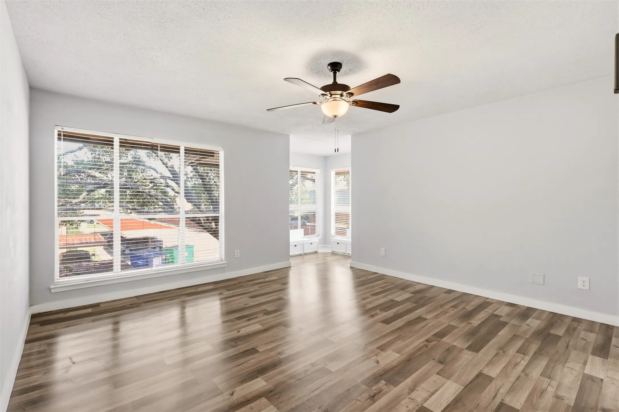 Condominium For Sale in Dallas County , 10526 Stone Canyon Road 201, Dallas, Texas 75230, 3 Bedroom, 2 Bathroom, Garage spaces, 1,406 Sqft, built in 1970, mls#21358222, Real Estate Agent in Dallas, Homes For Sale in Dallas county, Homes For Sale in Dallas, Realtor in Dallas Texas, Real Estate Brokerage Independent Realty Texas, Luminita Cordes Realtor
