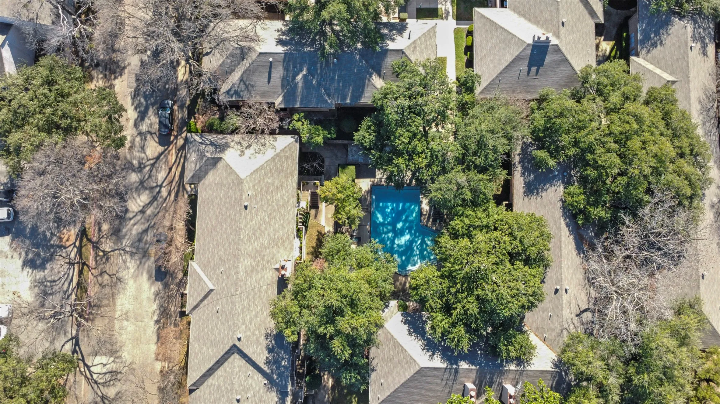 Condominium For Sale in Dallas County , 10526 Stone Canyon Road 201, Dallas, Texas 75230, 3 Bedroom, 2 Bathroom, Garage spaces, 1,406 Sqft, built in 1970, mls#21358222, Real Estate Agent in Dallas, Homes For Sale in Dallas county, Homes For Sale in Dallas, Realtor in Dallas Texas, Real Estate Brokerage Independent Realty Texas, Luminita Cordes Realtor