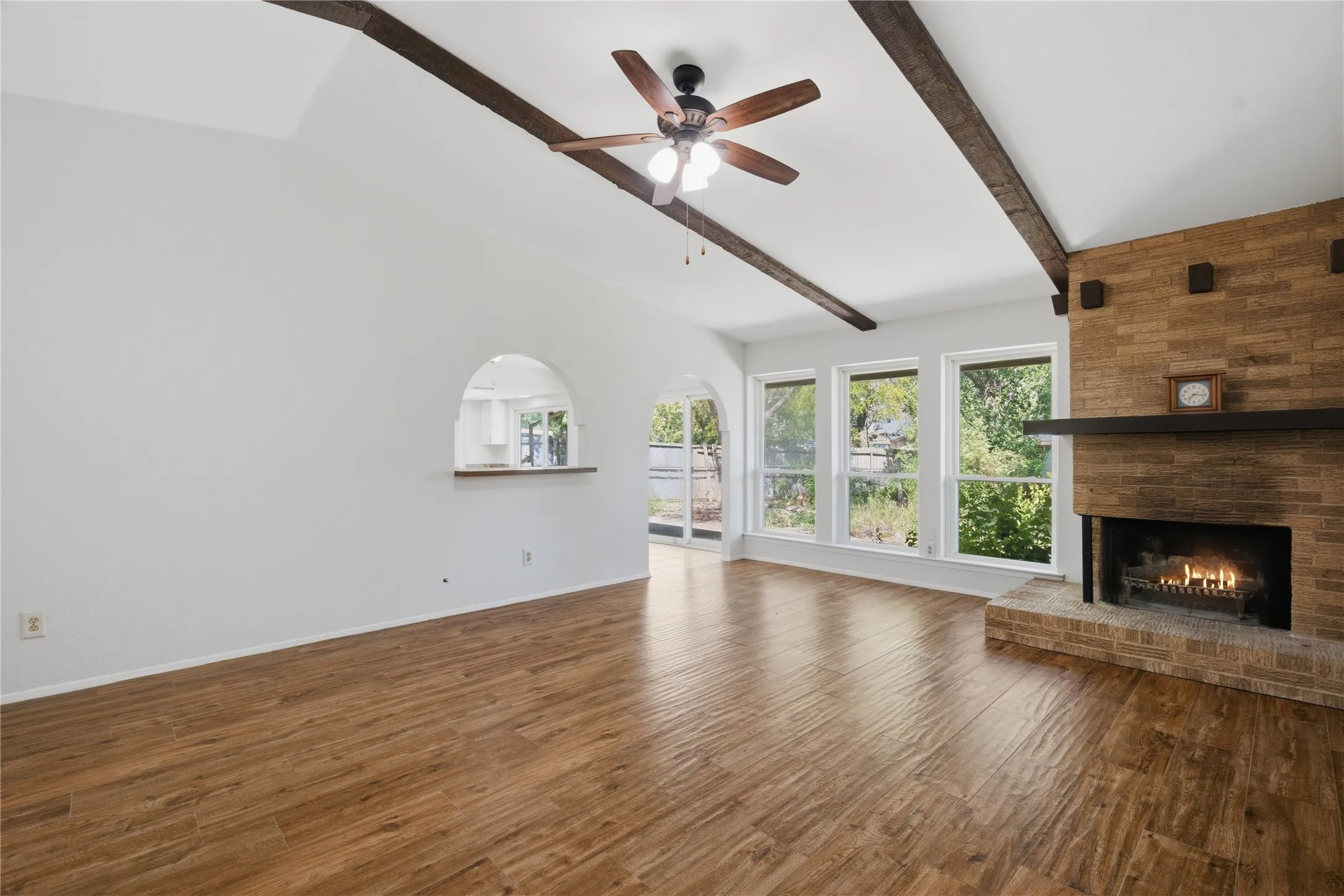 Single Family Residence For Sale in Dallas County , 2015 Inverness Drive, Carrollton, Texas 75007, 3 Bedroom, 2 Bathroom, 2 Garage spaces, 1,330 Sqft, built in 1969, mls#21356154, Real Estate Agent in Carrollton, Homes For Sale in Dallas county, Homes For Sale in Carrollton, Realtor in Carrollton Texas, Real Estate Brokerage Independent Realty Texas, Luminita Cordes Realtor