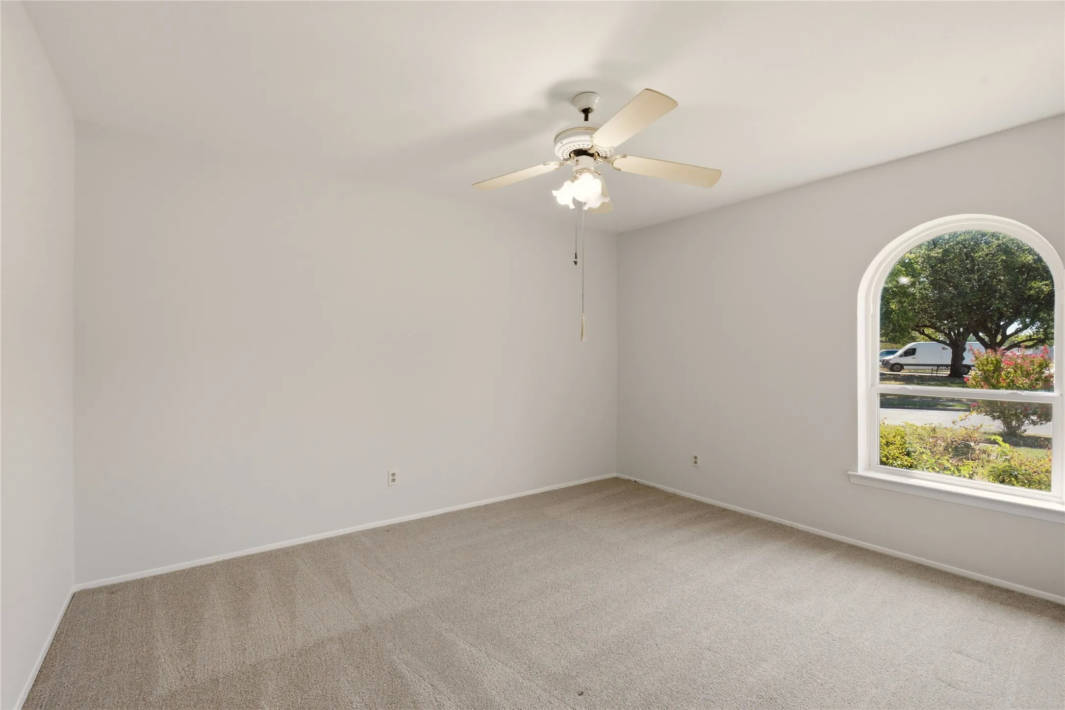 Single Family Residence For Sale in Dallas County , 2015 Inverness Drive, Carrollton, Texas 75007, 3 Bedroom, 2 Bathroom, 2 Garage spaces, 1,330 Sqft, built in 1969, mls#21356154, Real Estate Agent in Carrollton, Homes For Sale in Dallas county, Homes For Sale in Carrollton, Realtor in Carrollton Texas, Real Estate Brokerage Independent Realty Texas, Luminita Cordes Realtor