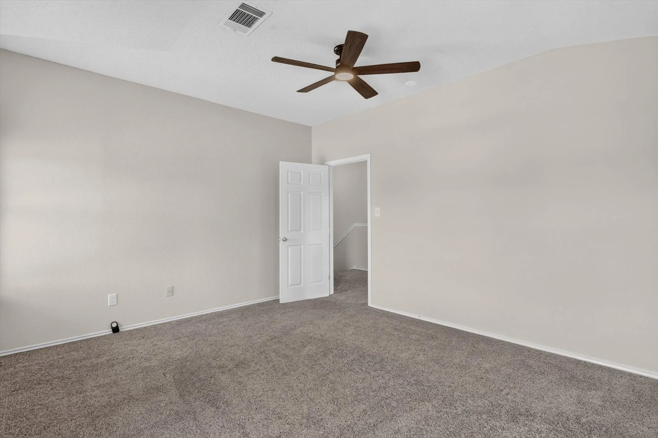Single Family Residence For Sale in Tarrant County , 2427 Arroyo Springs Drive, Grand Prairie, Texas 75052, 3 Bedroom, 3 Bathroom, 2 Garage spaces, 2,437 Sqft, built in 2004, Price $359,999, mls#21358240, Real Estate Agent in Grand Prairie, Homes For Sale in Tarrant county, Homes For Sale in Grand Prairie, Realtor in Grand Prairie Texas, Real Estate Brokerage Independent Realty Texas, Luminita Cordes Realtor