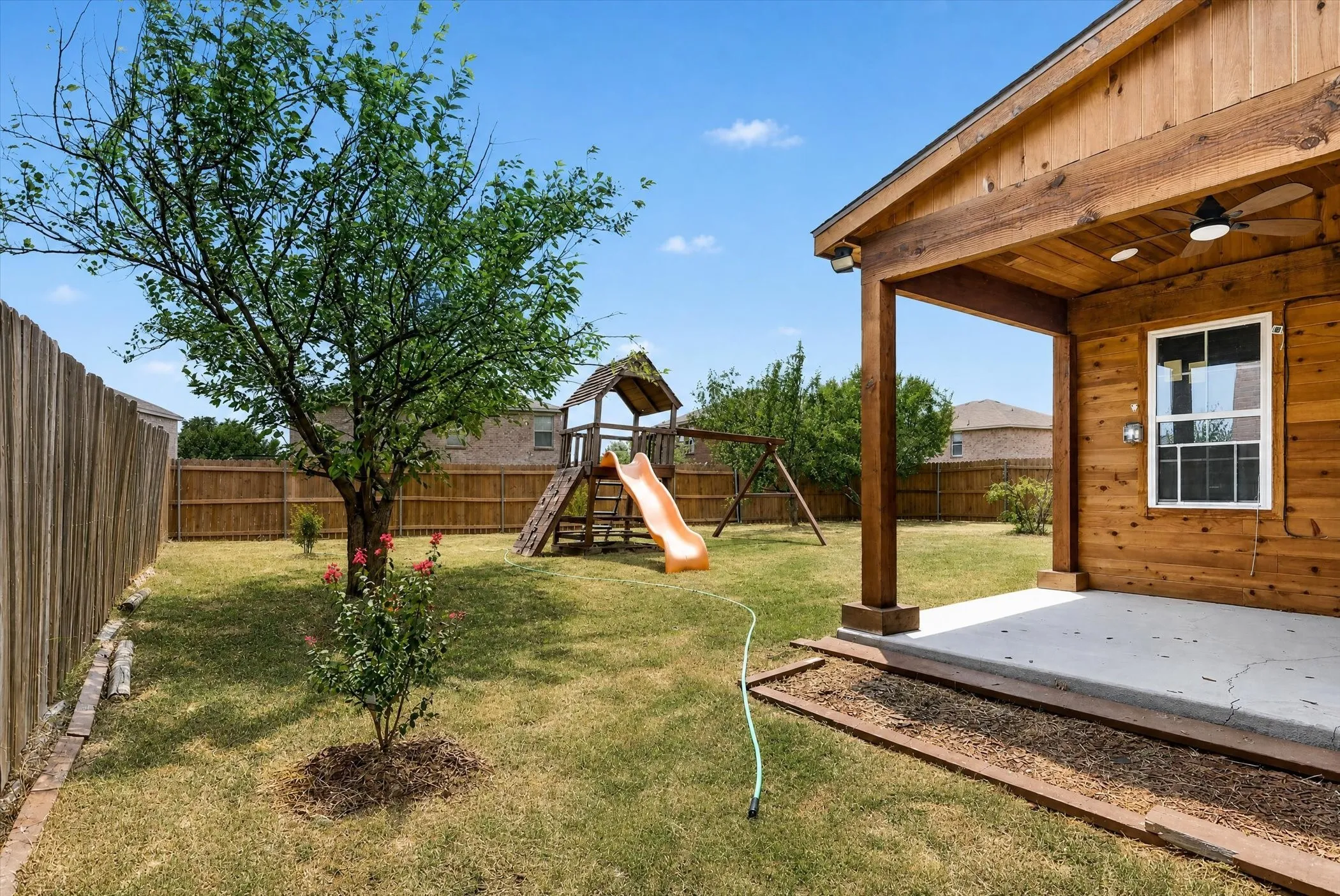 Single Family Residence For Sale in Tarrant County , 2427 Arroyo Springs Drive, Grand Prairie, Texas 75052, 3 Bedroom, 3 Bathroom, 2 Garage spaces, 2,437 Sqft, built in 2004, Price $359,999, mls#21358240, Real Estate Agent in Grand Prairie, Homes For Sale in Tarrant county, Homes For Sale in Grand Prairie, Realtor in Grand Prairie Texas, Real Estate Brokerage Independent Realty Texas, Luminita Cordes Realtor