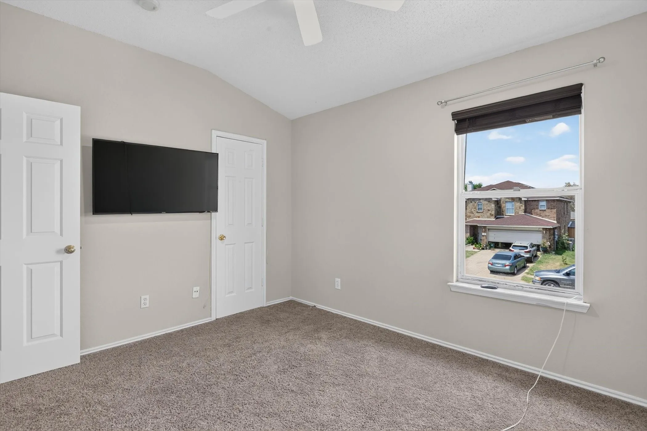 Single Family Residence For Sale in Tarrant County , 2427 Arroyo Springs Drive, Grand Prairie, Texas 75052, 3 Bedroom, 3 Bathroom, 2 Garage spaces, 2,437 Sqft, built in 2004, Price $359,999, mls#21358240, Real Estate Agent in Grand Prairie, Homes For Sale in Tarrant county, Homes For Sale in Grand Prairie, Realtor in Grand Prairie Texas, Real Estate Brokerage Independent Realty Texas, Luminita Cordes Realtor