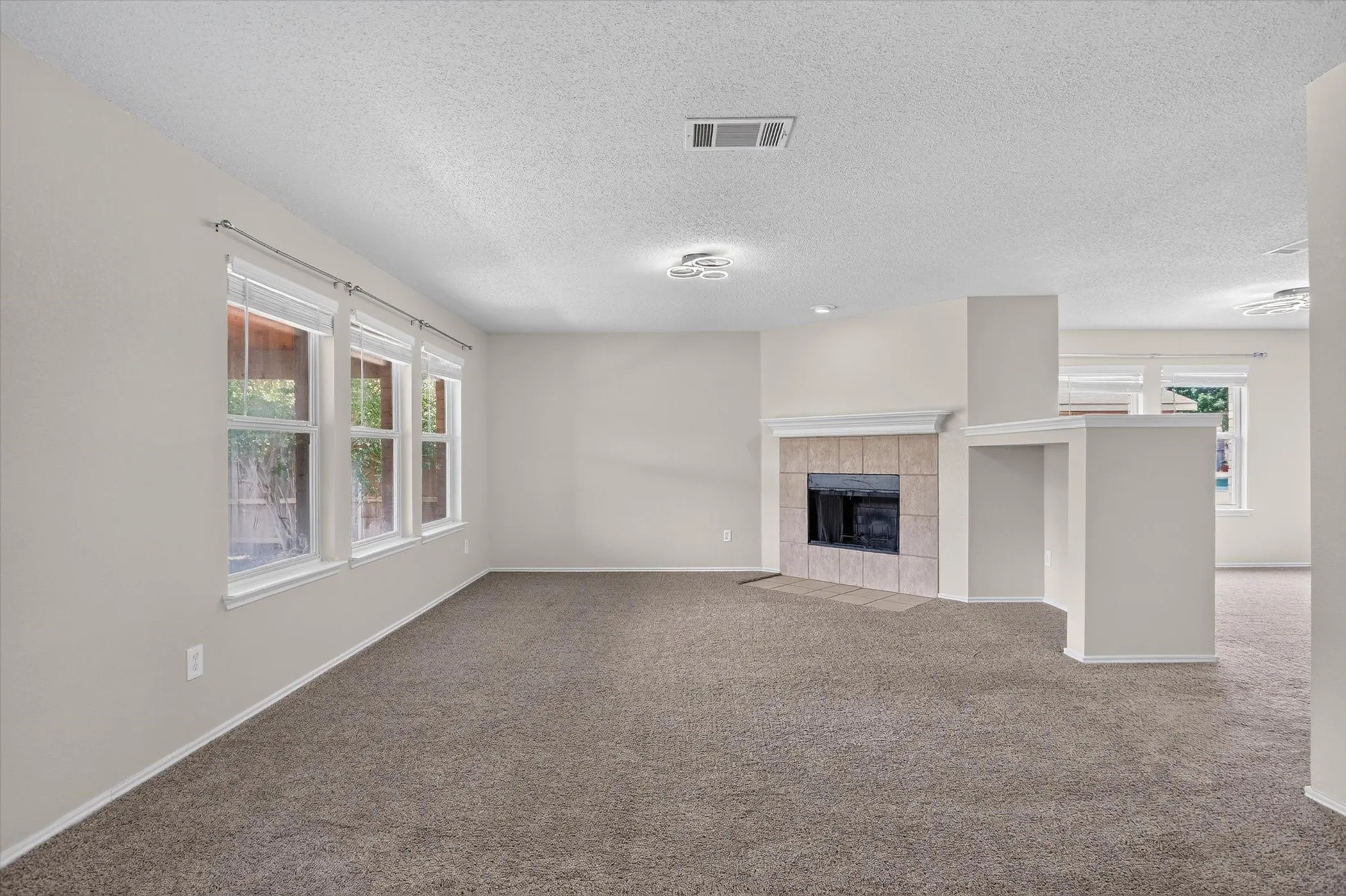 Single Family Residence For Sale in Tarrant County , 2427 Arroyo Springs Drive, Grand Prairie, Texas 75052, 3 Bedroom, 3 Bathroom, 2 Garage spaces, 2,437 Sqft, built in 2004, Price $359,999, mls#21358240, Real Estate Agent in Grand Prairie, Homes For Sale in Tarrant county, Homes For Sale in Grand Prairie, Realtor in Grand Prairie Texas, Real Estate Brokerage Independent Realty Texas, Luminita Cordes Realtor