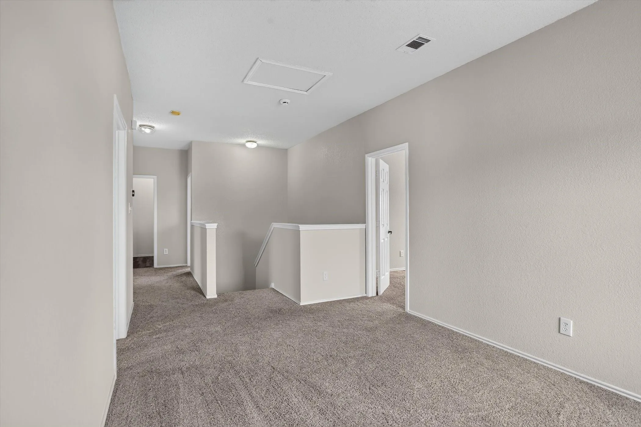 Single Family Residence For Sale in Tarrant County , 2427 Arroyo Springs Drive, Grand Prairie, Texas 75052, 3 Bedroom, 3 Bathroom, 2 Garage spaces, 2,437 Sqft, built in 2004, Price $359,999, mls#21358240, Real Estate Agent in Grand Prairie, Homes For Sale in Tarrant county, Homes For Sale in Grand Prairie, Realtor in Grand Prairie Texas, Real Estate Brokerage Independent Realty Texas, Luminita Cordes Realtor
