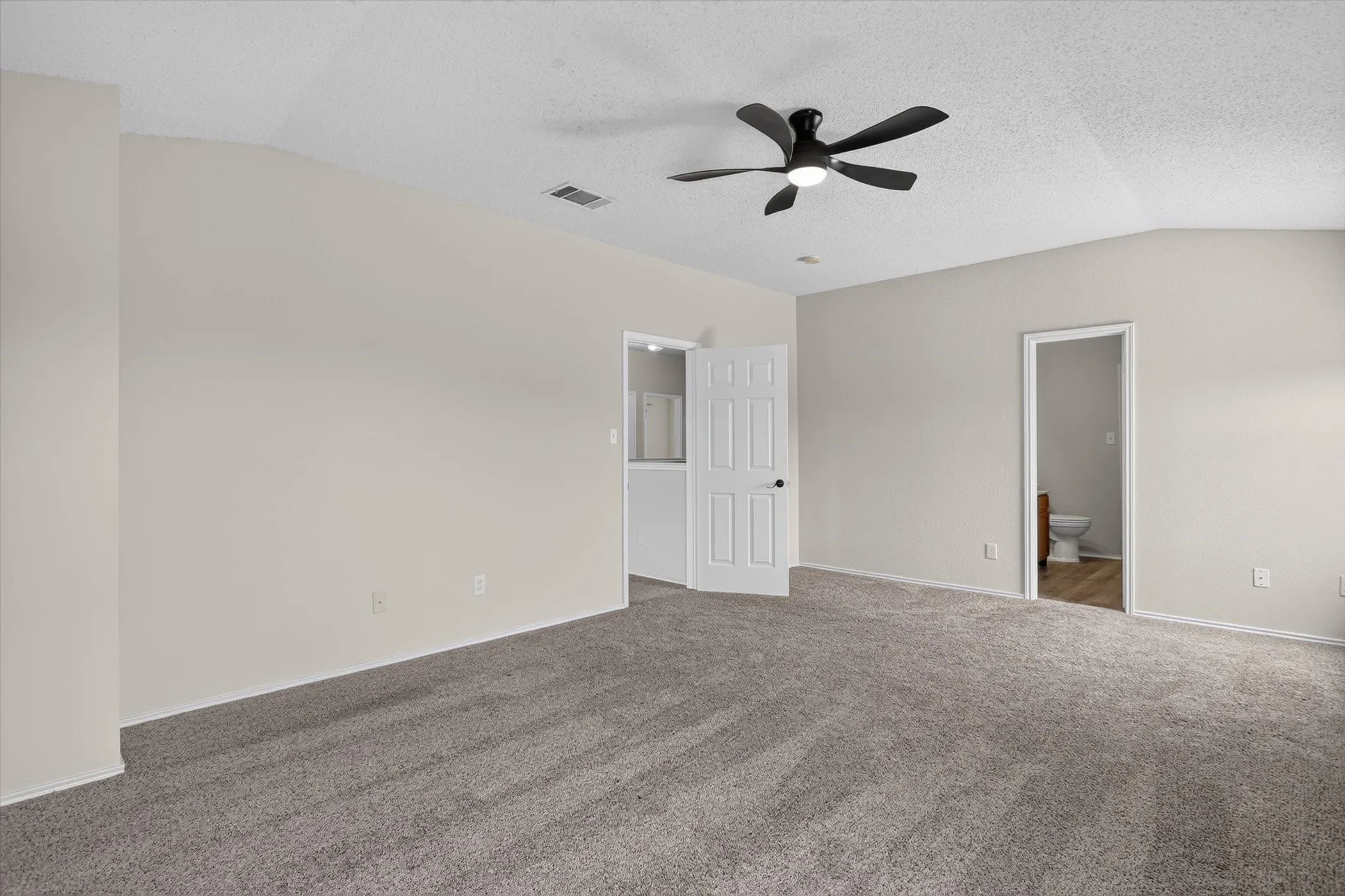 Single Family Residence For Sale in Tarrant County , 2427 Arroyo Springs Drive, Grand Prairie, Texas 75052, 3 Bedroom, 3 Bathroom, 2 Garage spaces, 2,437 Sqft, built in 2004, Price $359,999, mls#21358240, Real Estate Agent in Grand Prairie, Homes For Sale in Tarrant county, Homes For Sale in Grand Prairie, Realtor in Grand Prairie Texas, Real Estate Brokerage Independent Realty Texas, Luminita Cordes Realtor