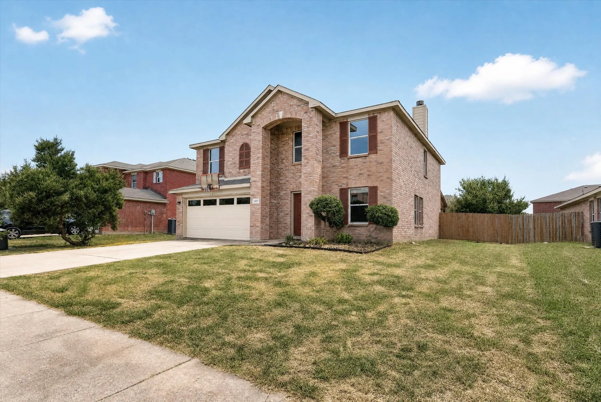 Single Family Residence For Sale in Tarrant County , 2427 Arroyo Springs Drive, Grand Prairie, Texas 75052, 3 Bedroom, 3 Bathroom, 2 Garage spaces, 2,437 Sqft, built in 2004, Price $359,999, mls#21358240, Real Estate Agent in Grand Prairie, Homes For Sale in Tarrant county, Homes For Sale in Grand Prairie, Realtor in Grand Prairie Texas, Real Estate Brokerage Independent Realty Texas, Luminita Cordes Realtor