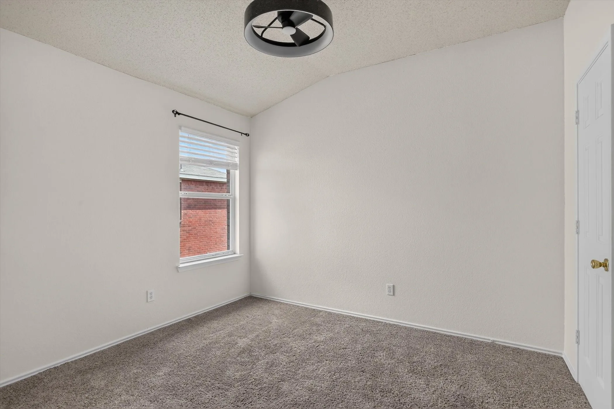 Single Family Residence For Sale in Tarrant County , 2427 Arroyo Springs Drive, Grand Prairie, Texas 75052, 3 Bedroom, 3 Bathroom, 2 Garage spaces, 2,437 Sqft, built in 2004, Price $359,999, mls#21358240, Real Estate Agent in Grand Prairie, Homes For Sale in Tarrant county, Homes For Sale in Grand Prairie, Realtor in Grand Prairie Texas, Real Estate Brokerage Independent Realty Texas, Luminita Cordes Realtor