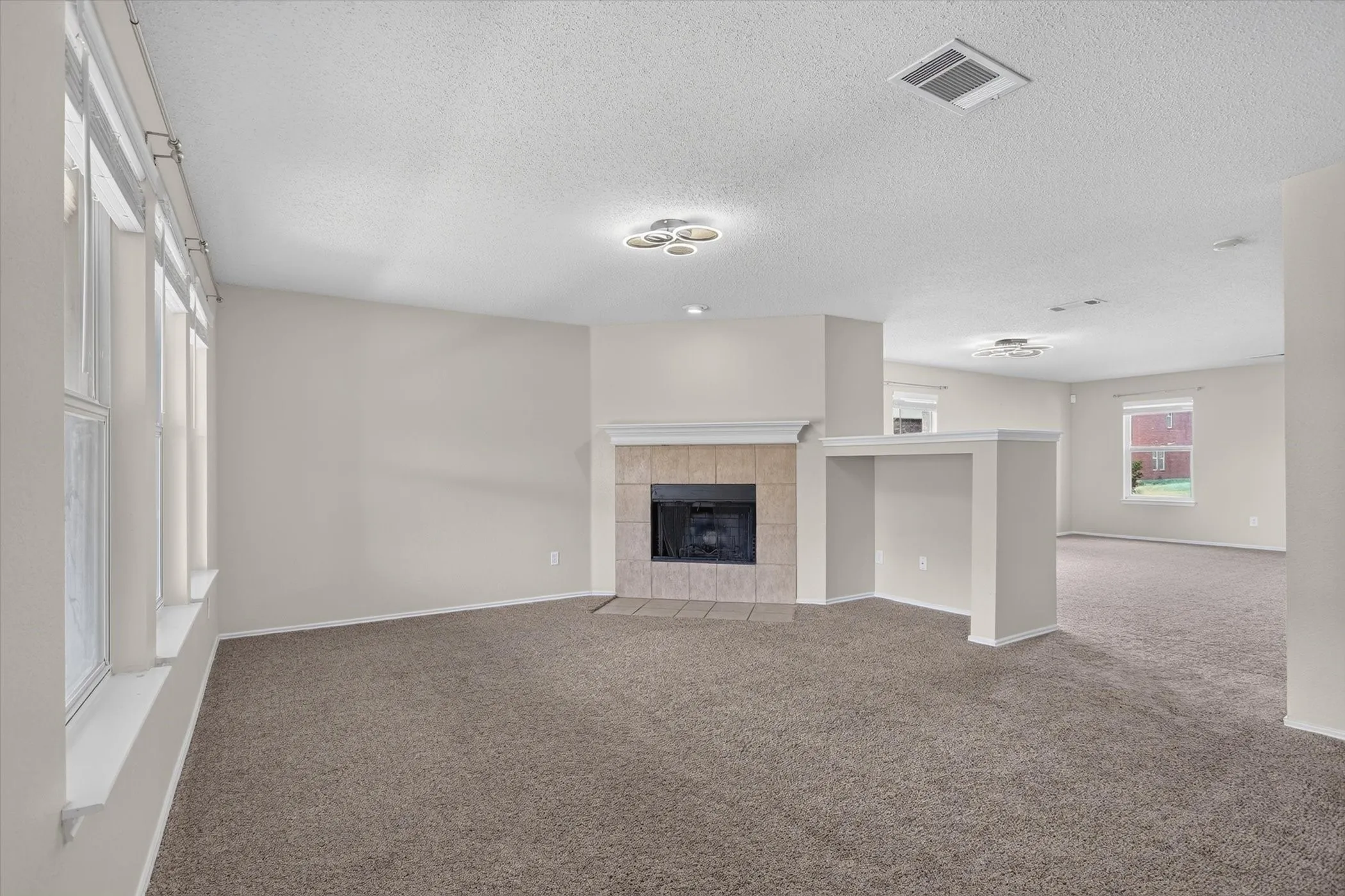 Single Family Residence For Sale in Tarrant County , 2427 Arroyo Springs Drive, Grand Prairie, Texas 75052, 3 Bedroom, 3 Bathroom, 2 Garage spaces, 2,437 Sqft, built in 2004, Price $359,999, mls#21358240, Real Estate Agent in Grand Prairie, Homes For Sale in Tarrant county, Homes For Sale in Grand Prairie, Realtor in Grand Prairie Texas, Real Estate Brokerage Independent Realty Texas, Luminita Cordes Realtor