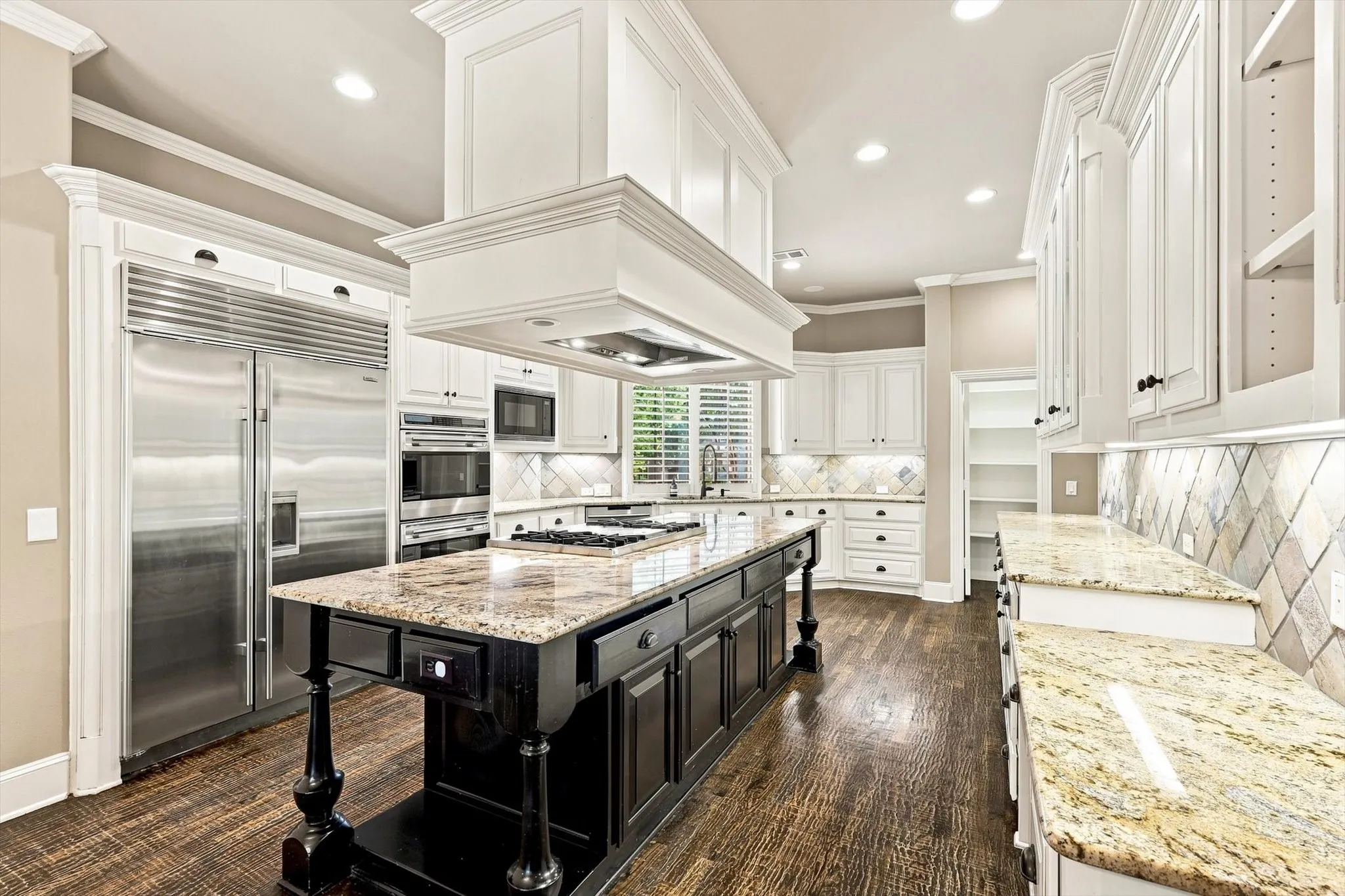 Single Family Residence For Rent in Denton County , 731 Lockridge Road, Lantana, Texas 76226, 5 Bedroom, 5 Bathroom, 3 Garage spaces, 4,484 Sqft, built in 2005, mls#21343624, Real Estate Agent in Lantana, Homes For Rent in Denton county, Homes For Rent in Lantana, Realtor in Lantana Texas, Real Estate Brokerage Independent Realty Texas, Luminita Cordes Realtor